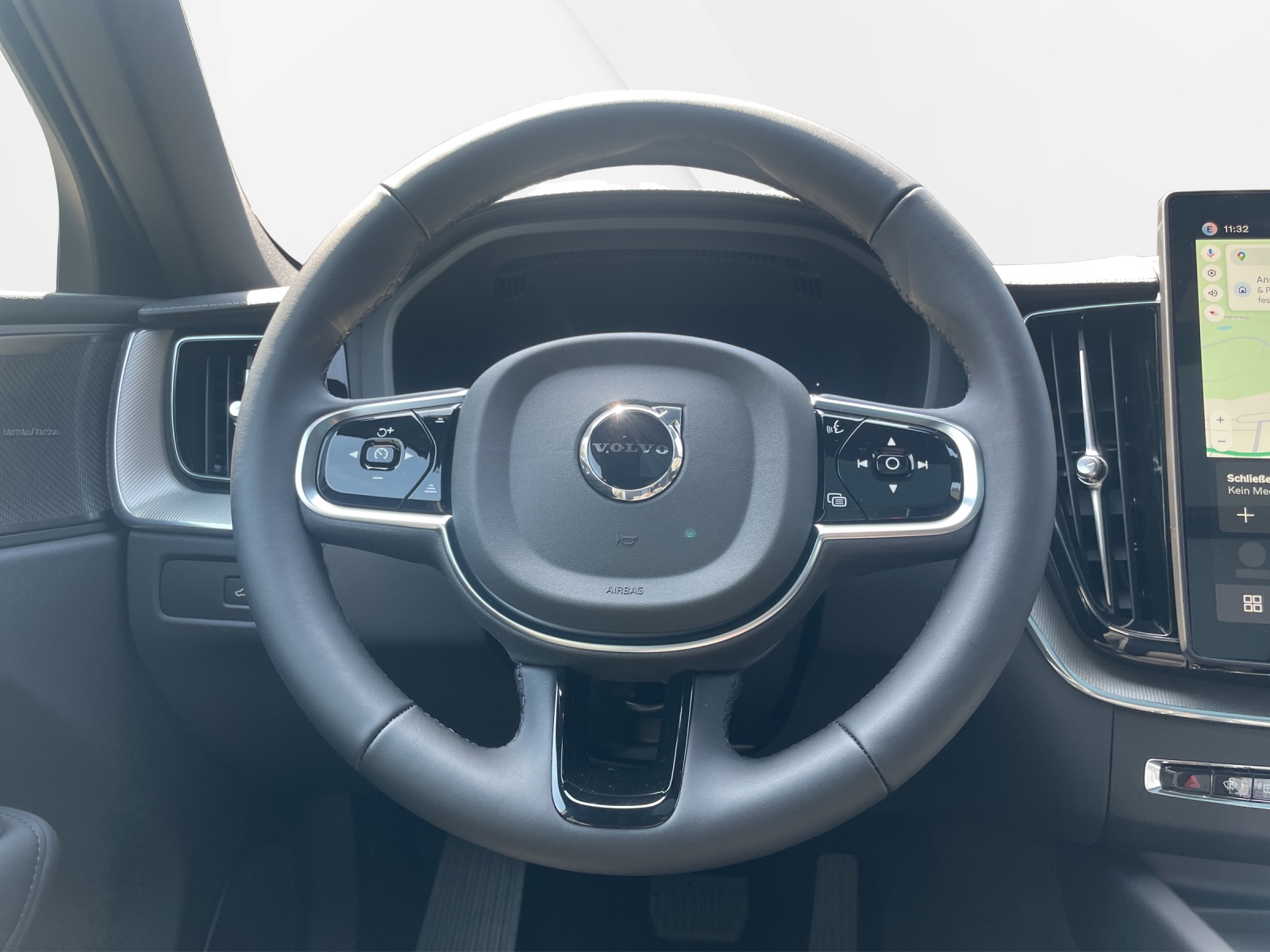 VOLVO XC60 2.0 T6 TE Black Edition eAWD-image-11