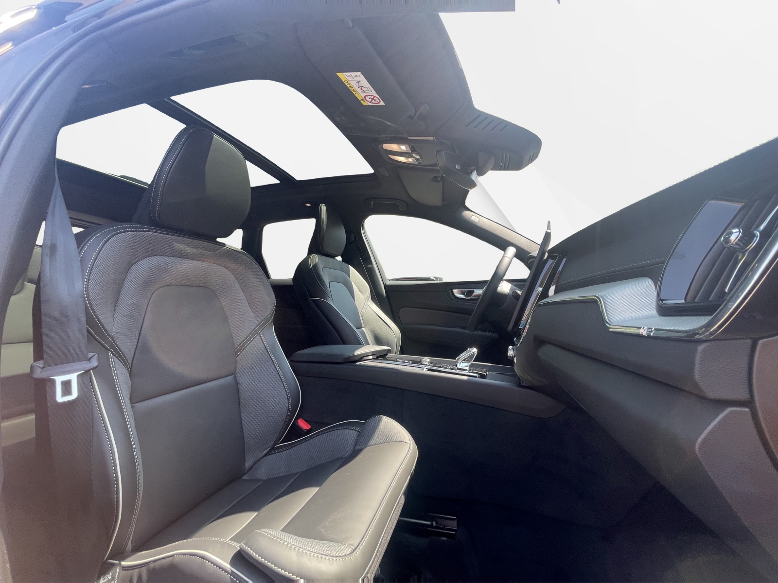VOLVO XC60 2.0 T6 TE Black Edition eAWD-image-16