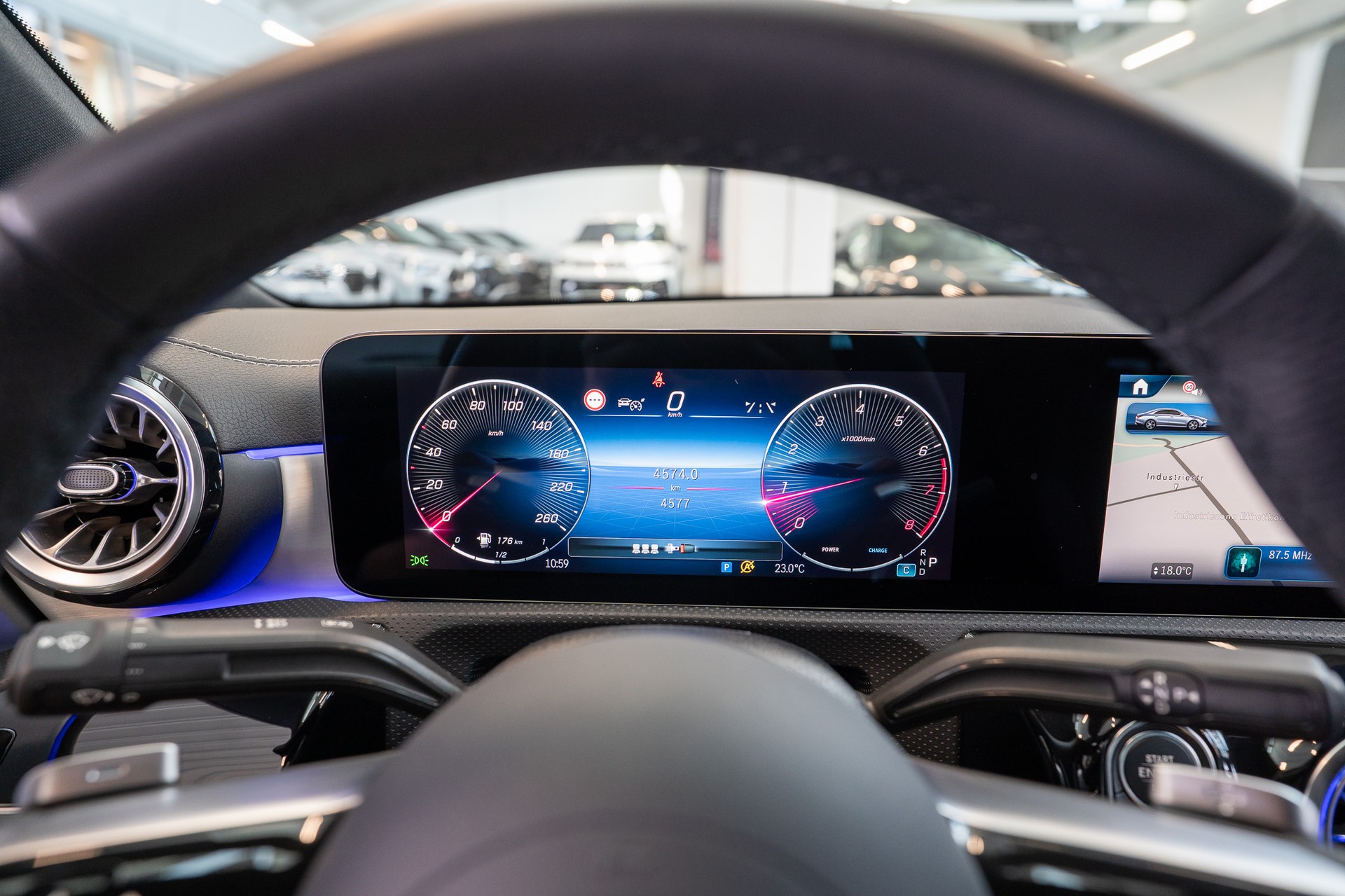 MERCEDES-BENZ CLA 200 AMG Line / Facelift / Rückfahrkamera / Ambientebeleuchtung-image-19