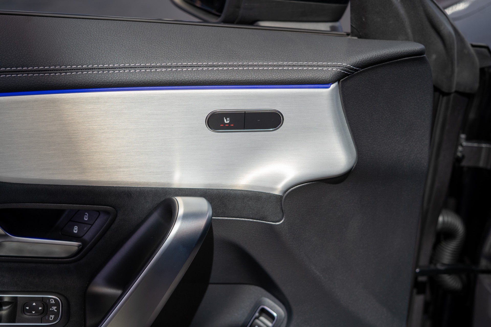 MERCEDES-BENZ CLA 200 AMG Line / Facelift / Rückfahrkamera / Ambientebeleuchtung-image-11