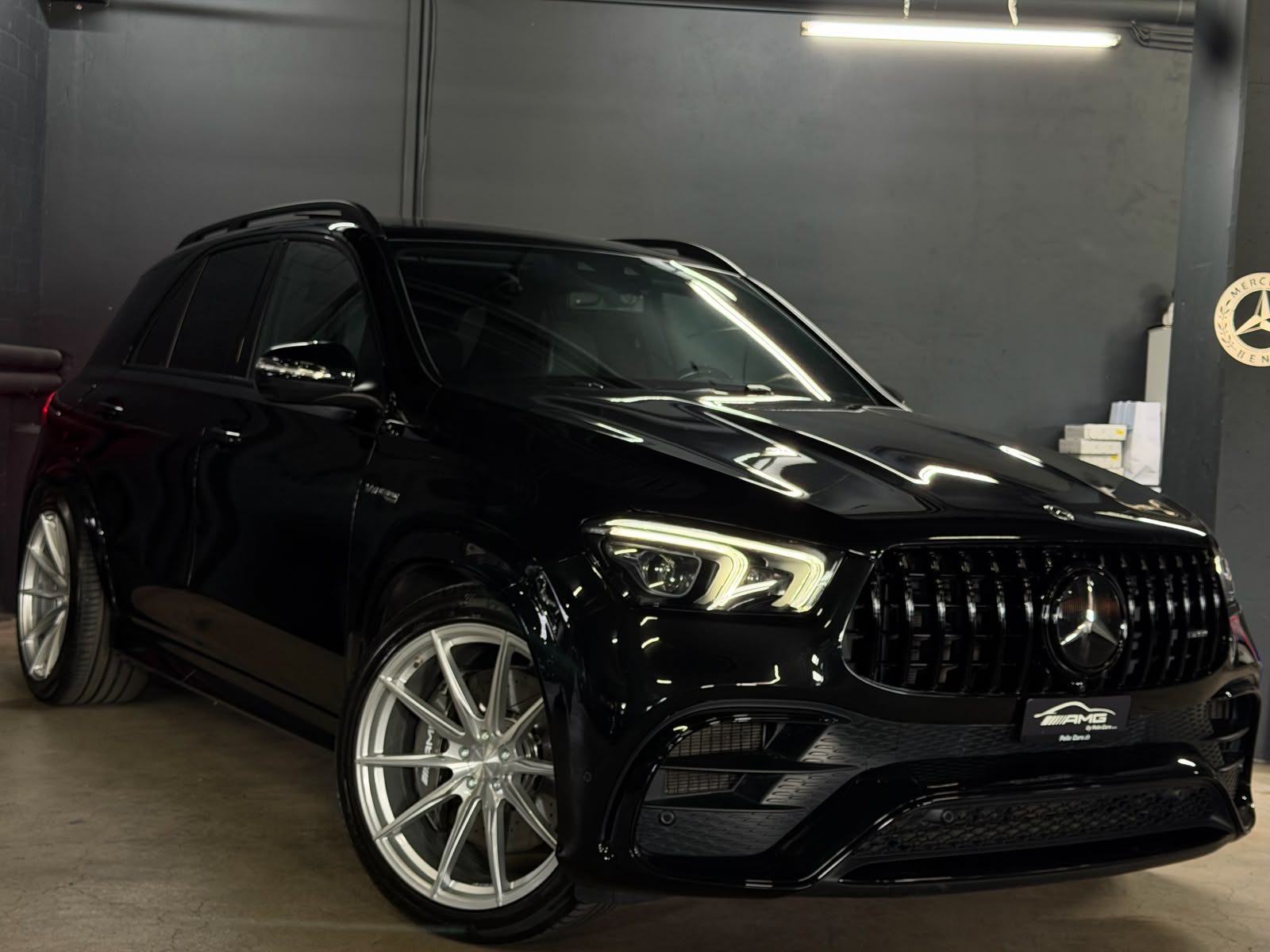 MERCEDES-BENZ GLE 63 AMG Limited Black&Silver Performance 720PS 4Matic+ 9G-Speedshift-image-3