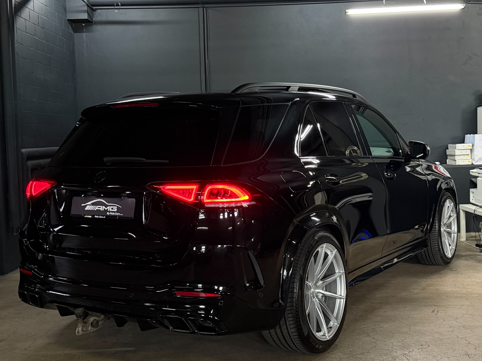 MERCEDES-BENZ GLE 63 AMG Limited Black&Silver Performance 720PS 4Matic+ 9G-Speedshift-image-5