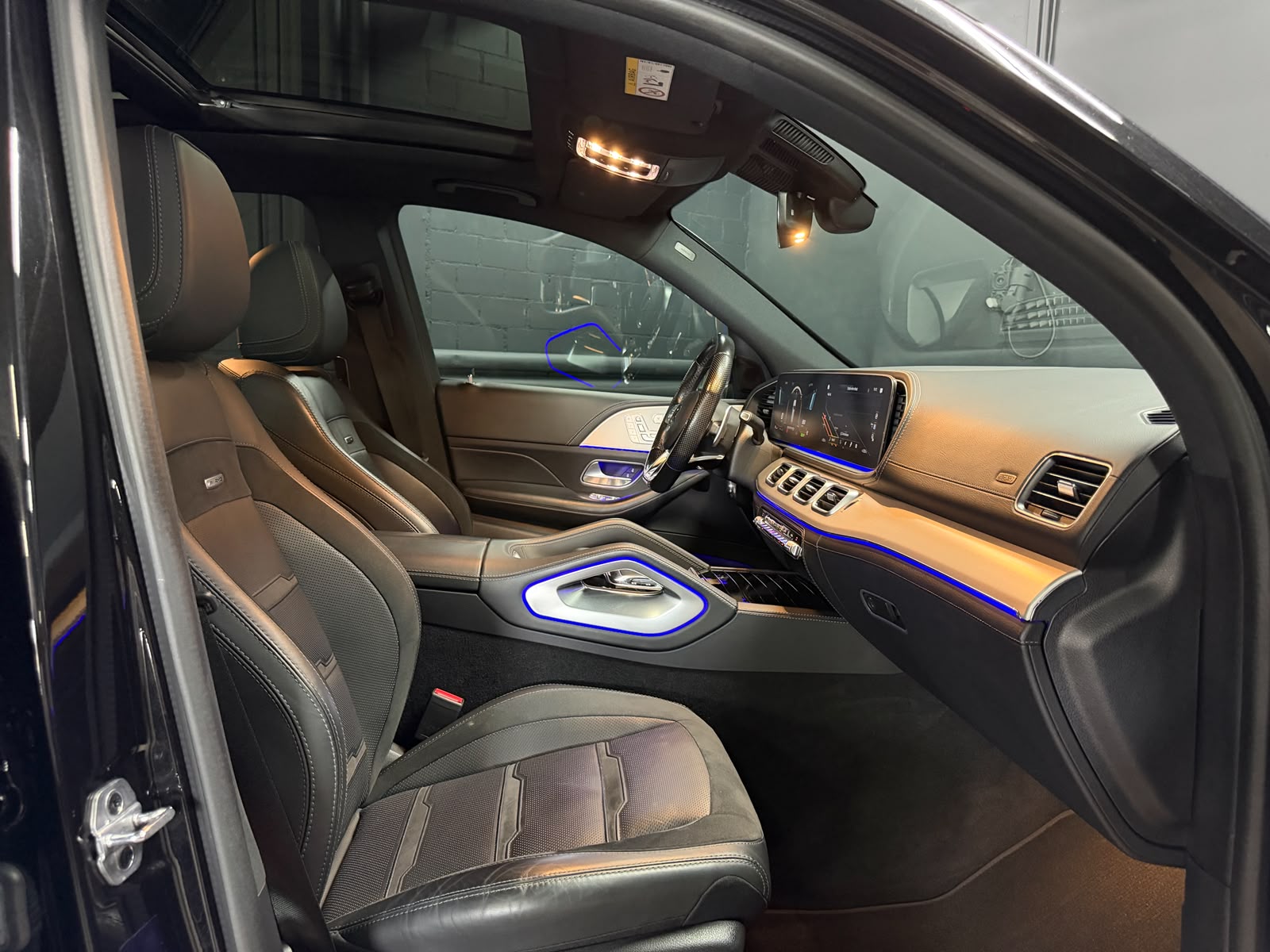 MERCEDES-BENZ GLE 63 AMG Limited Black&Silver Performance 720PS 4Matic+ 9G-Speedshift-image-12