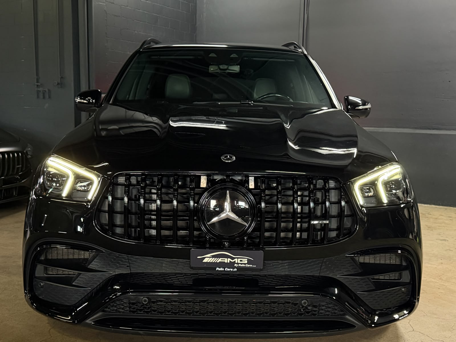 MERCEDES-BENZ GLE 63 AMG Limited Black&Silver Performance 720PS 4Matic+ 9G-Speedshift-image-2