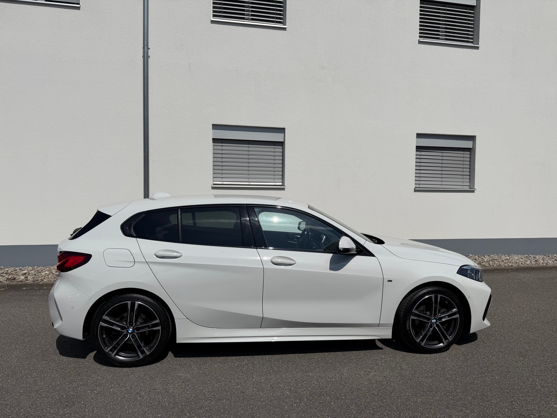 BMW 118d Steptronic M Sport-image-4