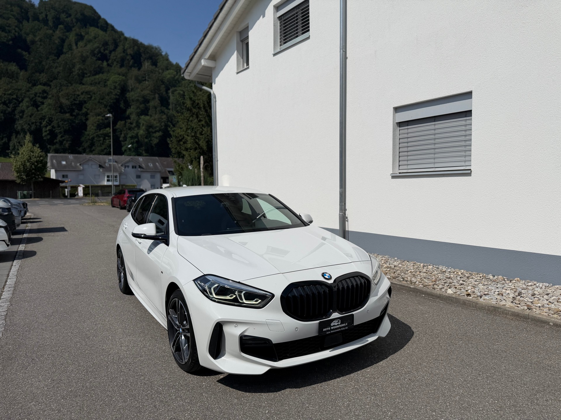 BMW 118d Steptronic M Sport-image-1