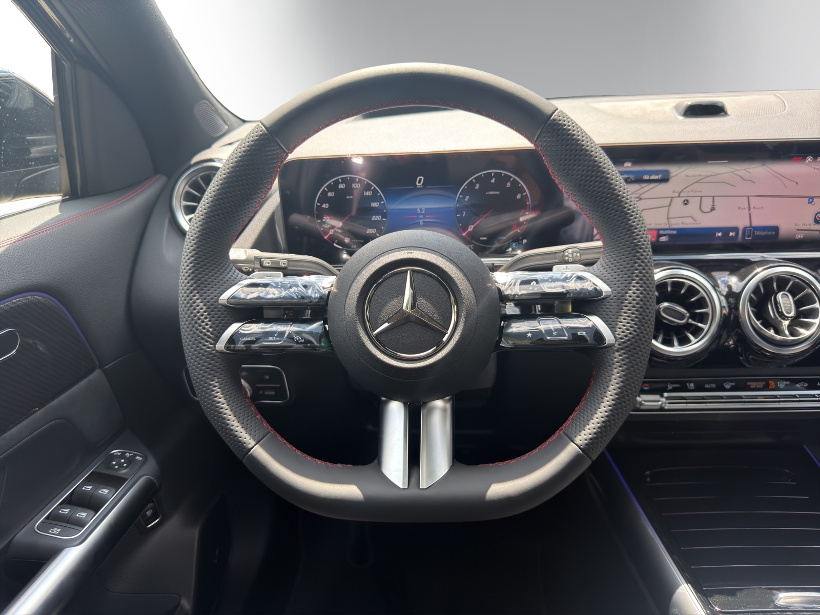 MERCEDES-BENZ GLA 250 4Matic 8G-DCT Swiss Star-image-8