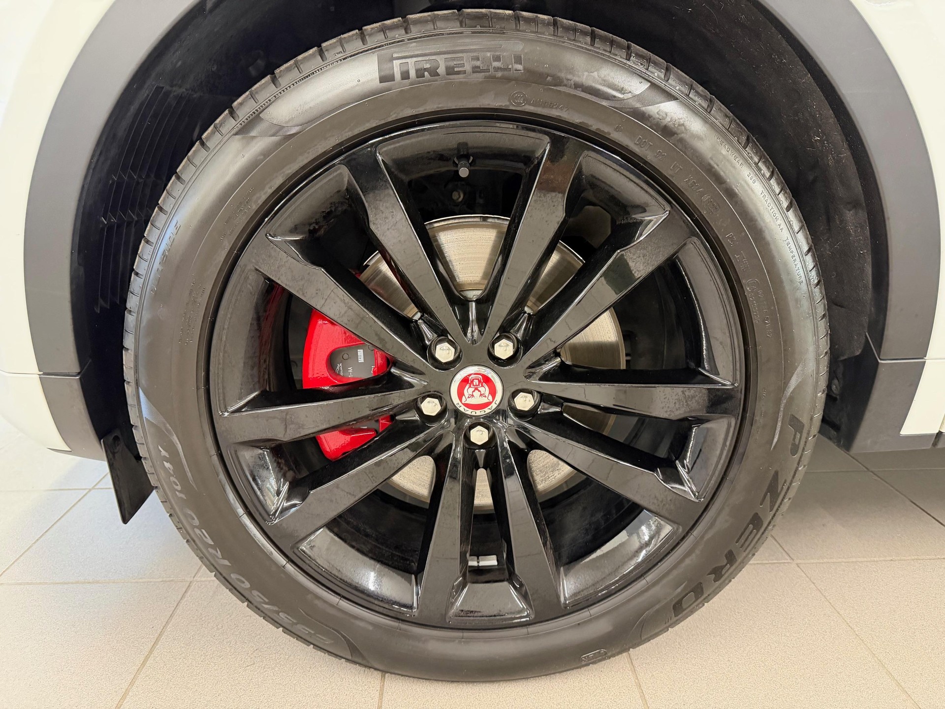 JAGUAR E-Pace 2.0 I4 200 R-Dynamic S AWD-image-18