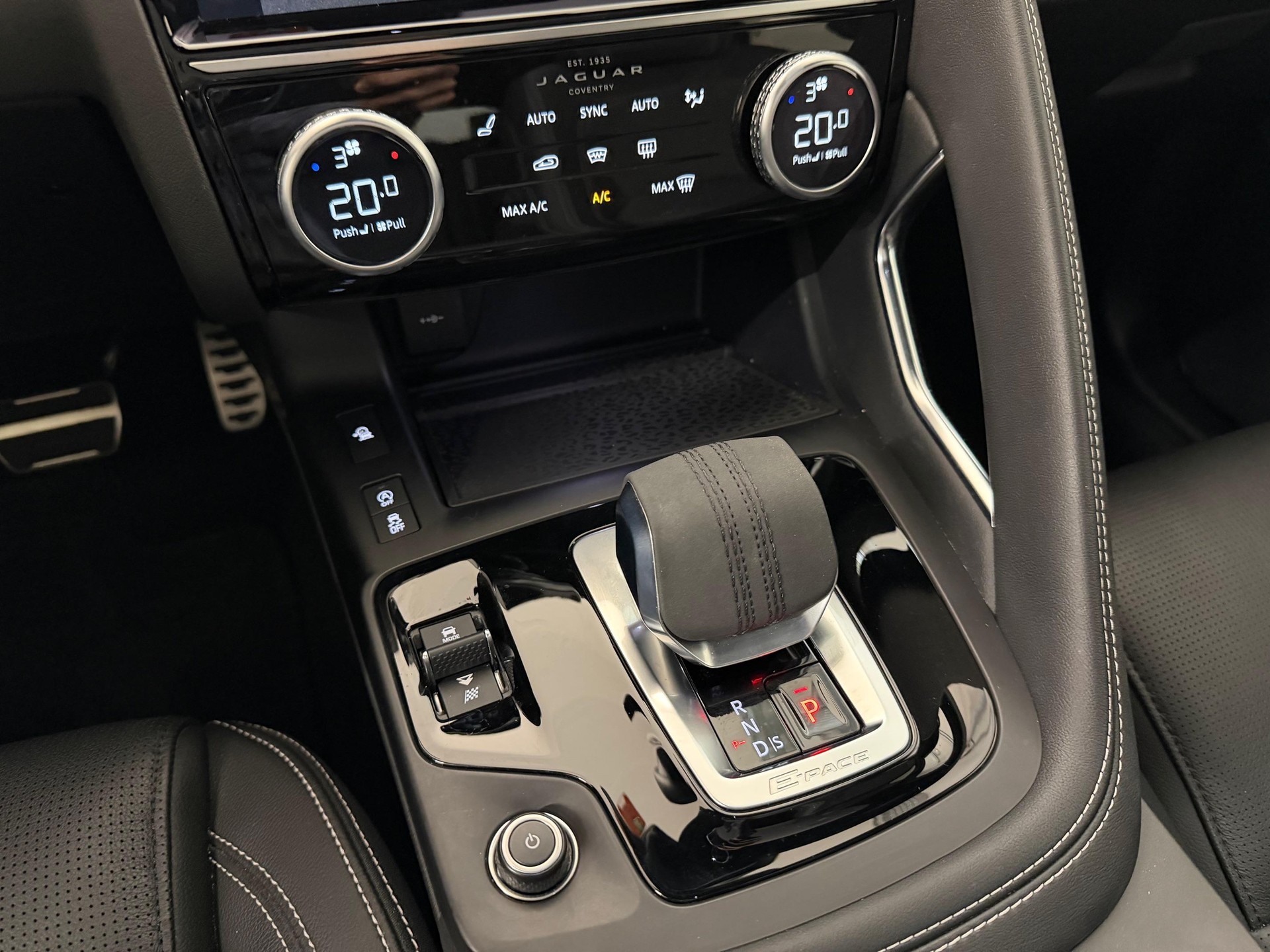 JAGUAR E-Pace 2.0 I4 200 R-Dynamic S AWD-image-14