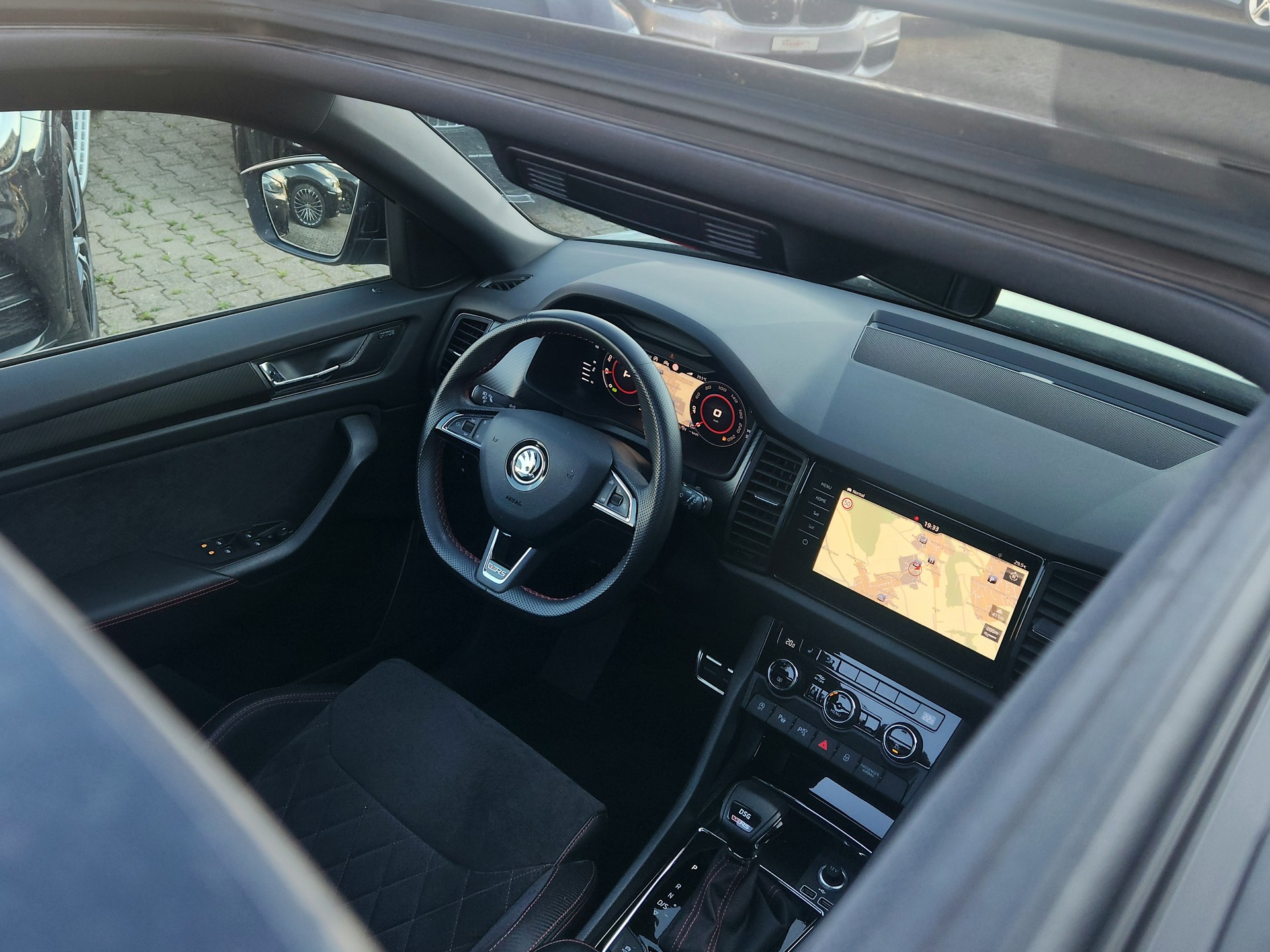 SKODA Kodiaq 2.0 Bi-TDI SCR RS 4x4 DSG-image-8