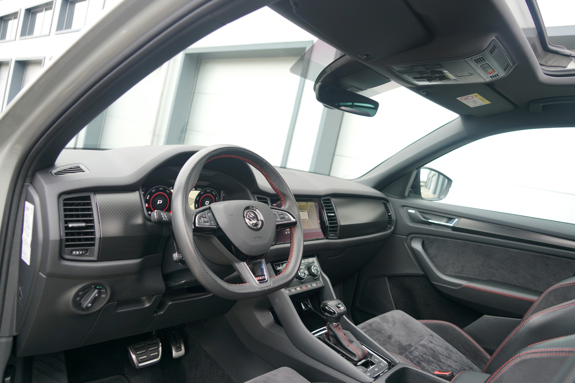 SKODA Kodiaq 2.0 Bi-TDI SCR RS 4x4 DSG-image-13