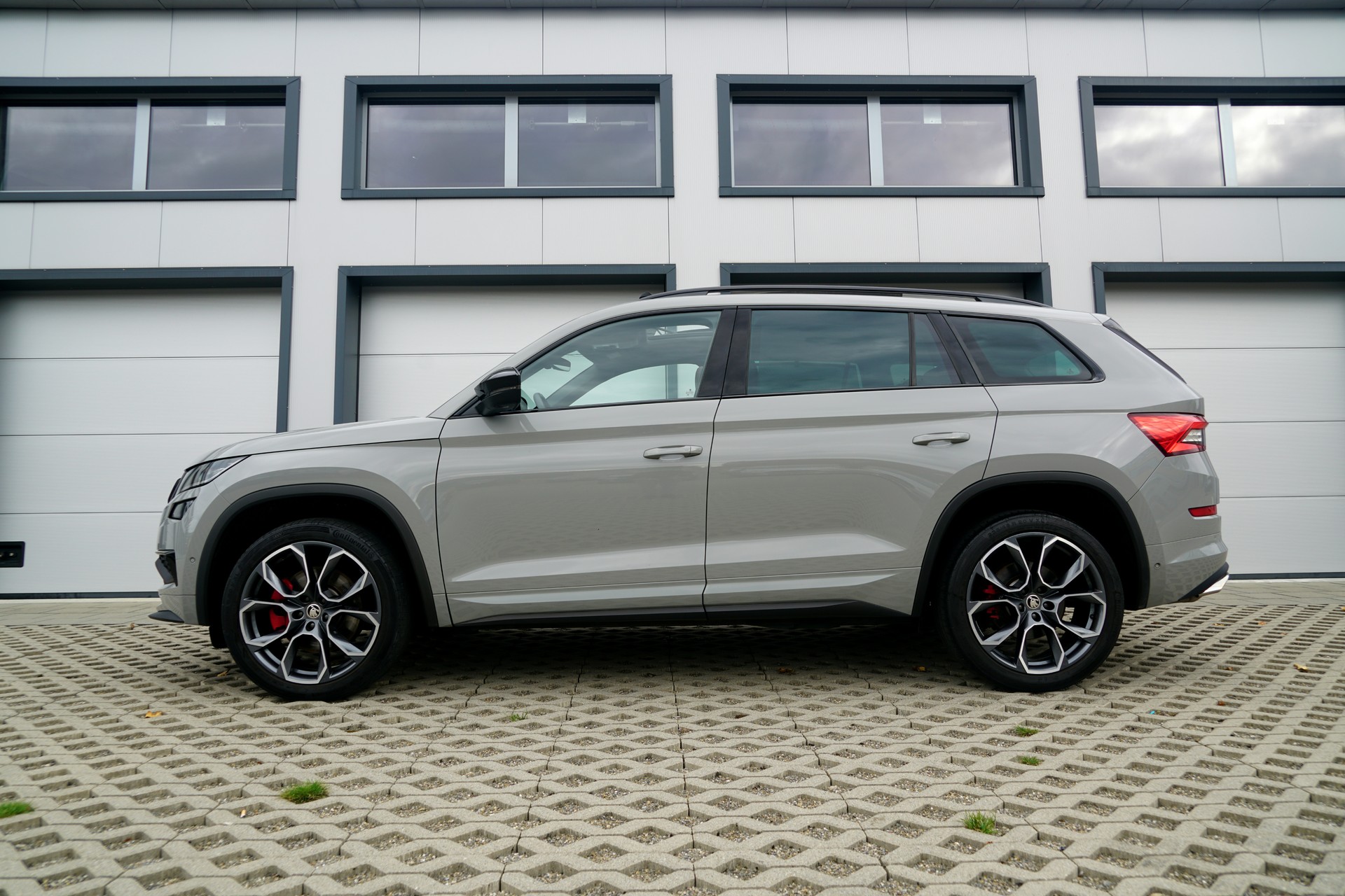 SKODA Kodiaq 2.0 Bi-TDI SCR RS 4x4 DSG-image-9