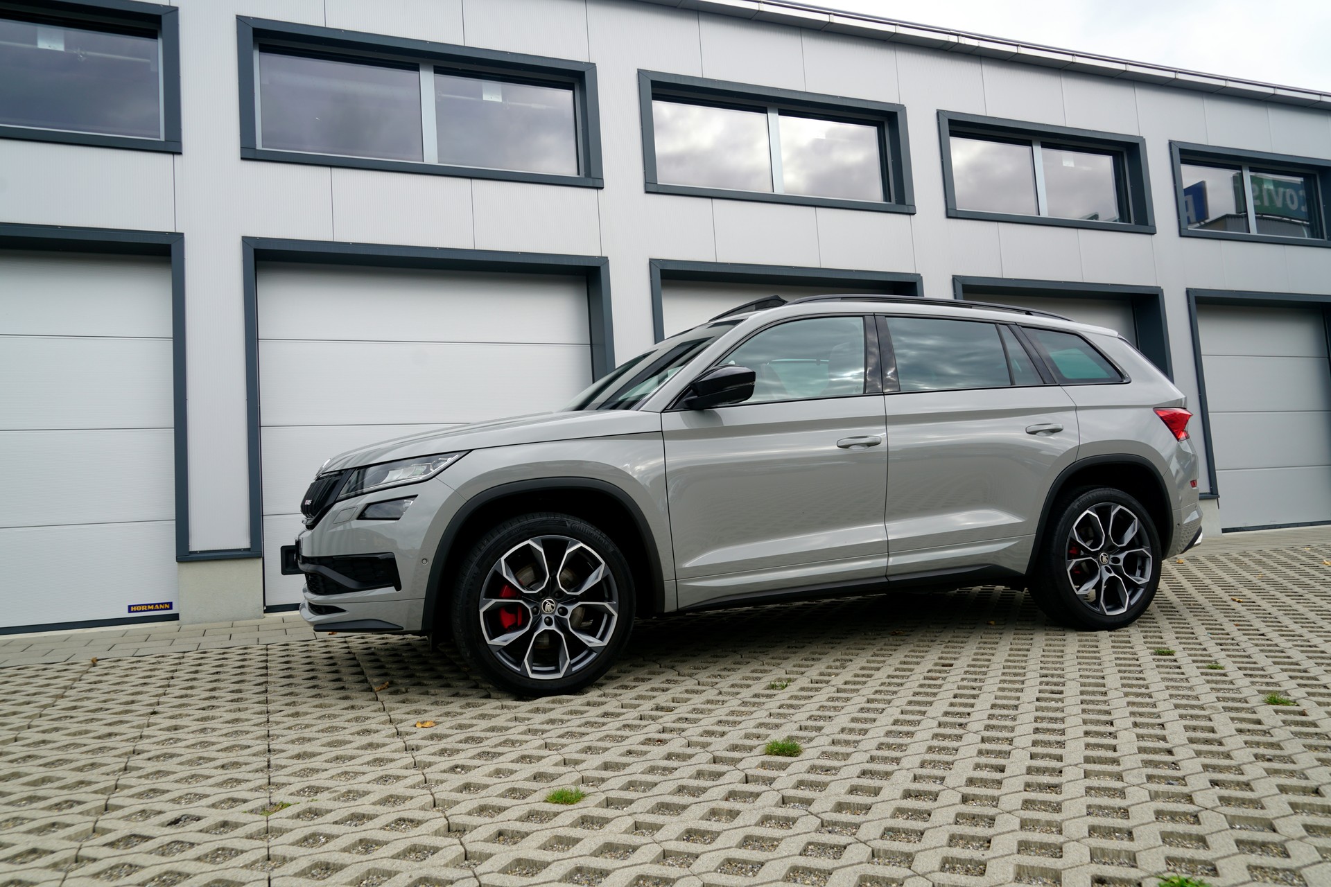 SKODA Kodiaq 2.0 Bi-TDI SCR RS 4x4 DSG-image-8