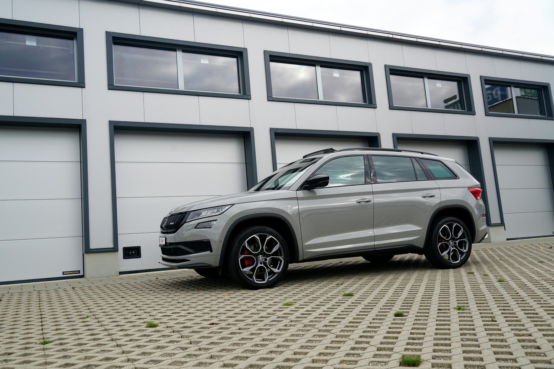SKODA Kodiaq 2.0 Bi-TDI SCR RS 4x4 DSG-image-25