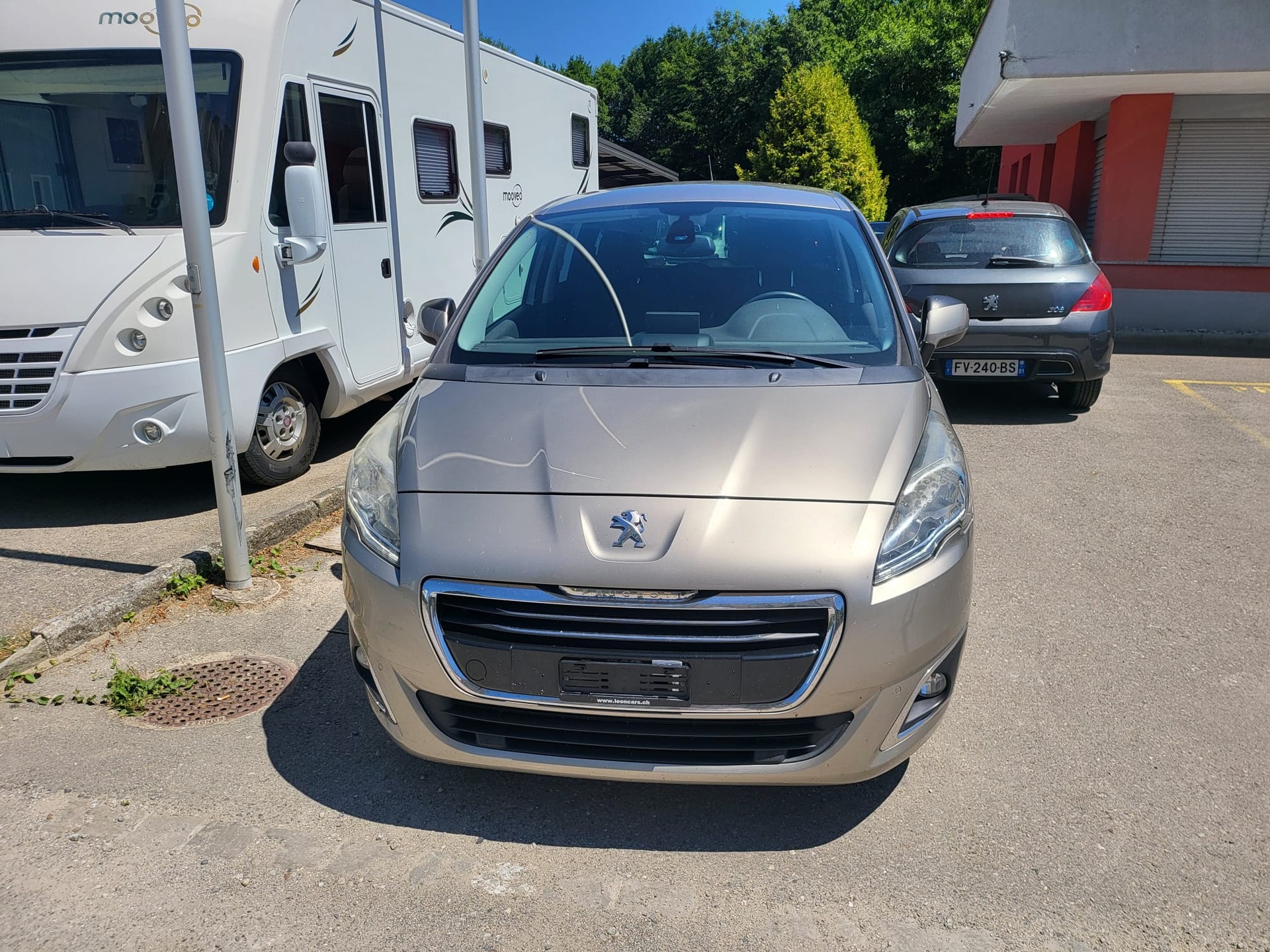 PEUGEOT 5008 HDI 115-image-9