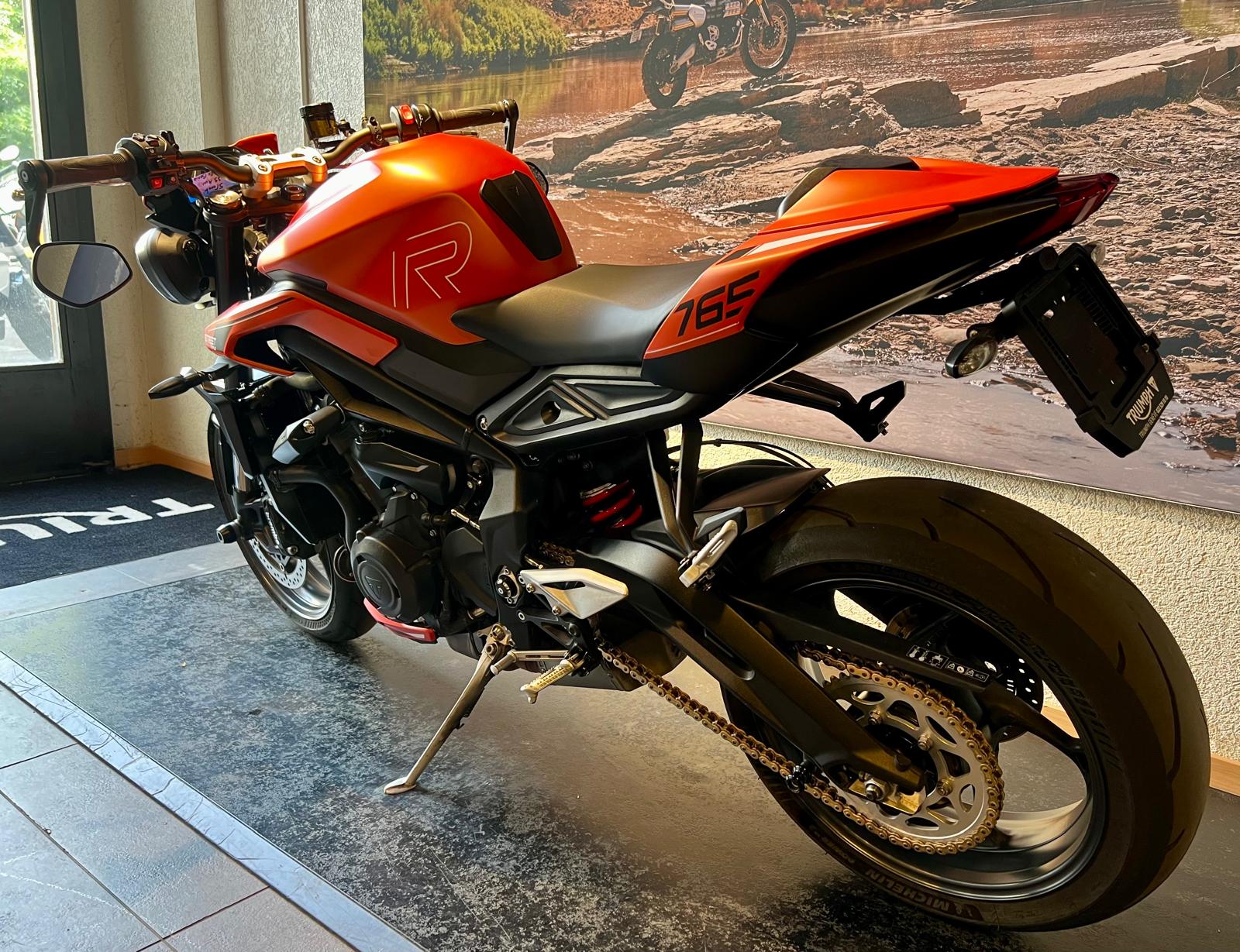 TRIUMPH Street Triple R 765-image-4