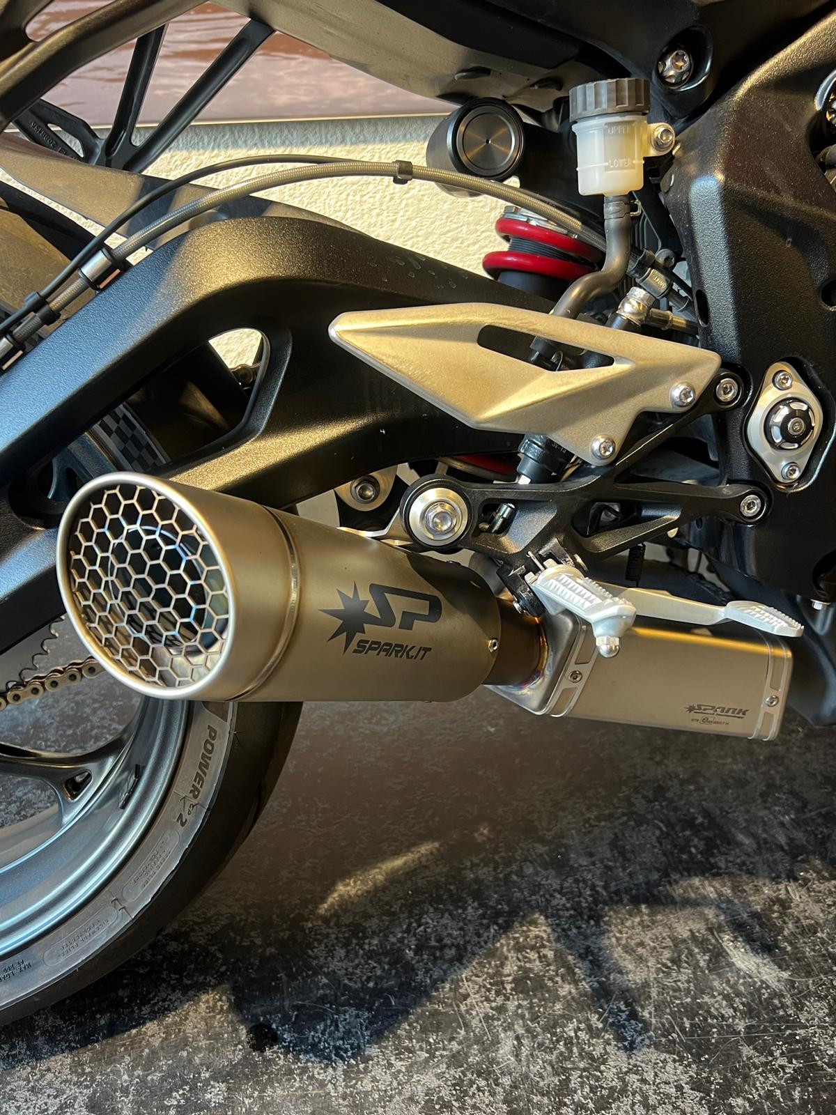 TRIUMPH Street Triple R 765-image-6