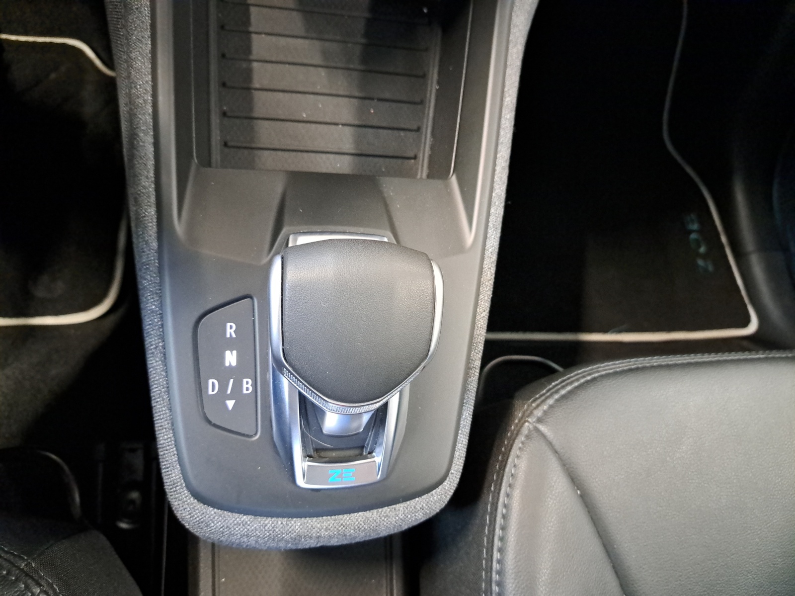 RENAULT Zoe FP R135 Intens inkl. Batte-image-11