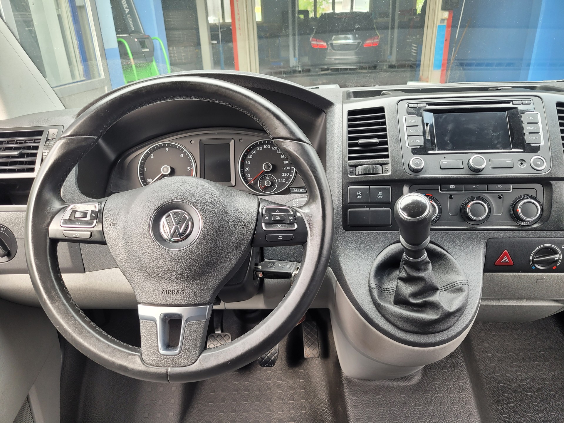 VW T5 2.0 TDI BMT 4Motion Transporter, 9 plätzer.-image-14