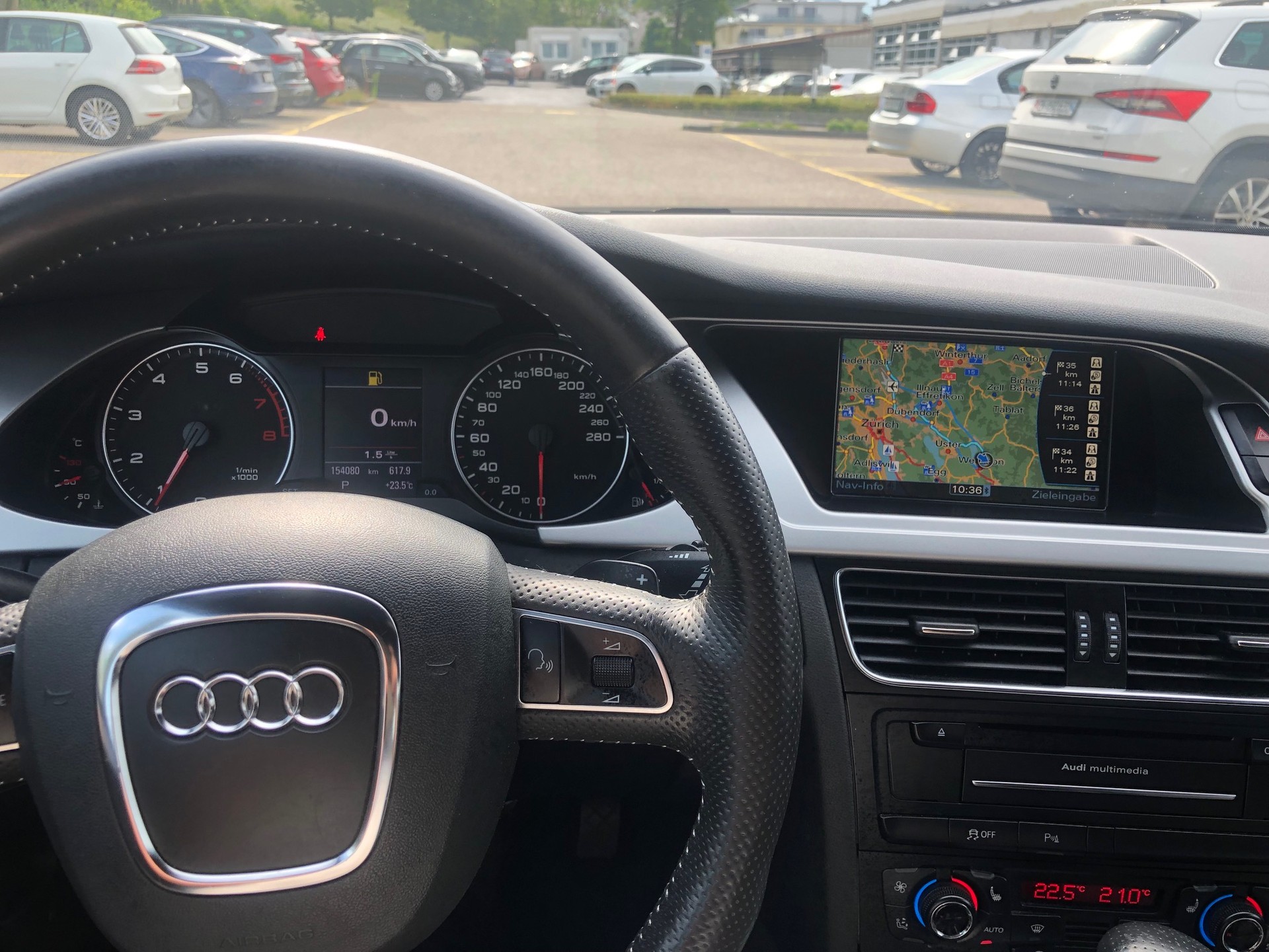 AUDI A4 Avant 2.0 TFSI quattro S-tronic-image-10