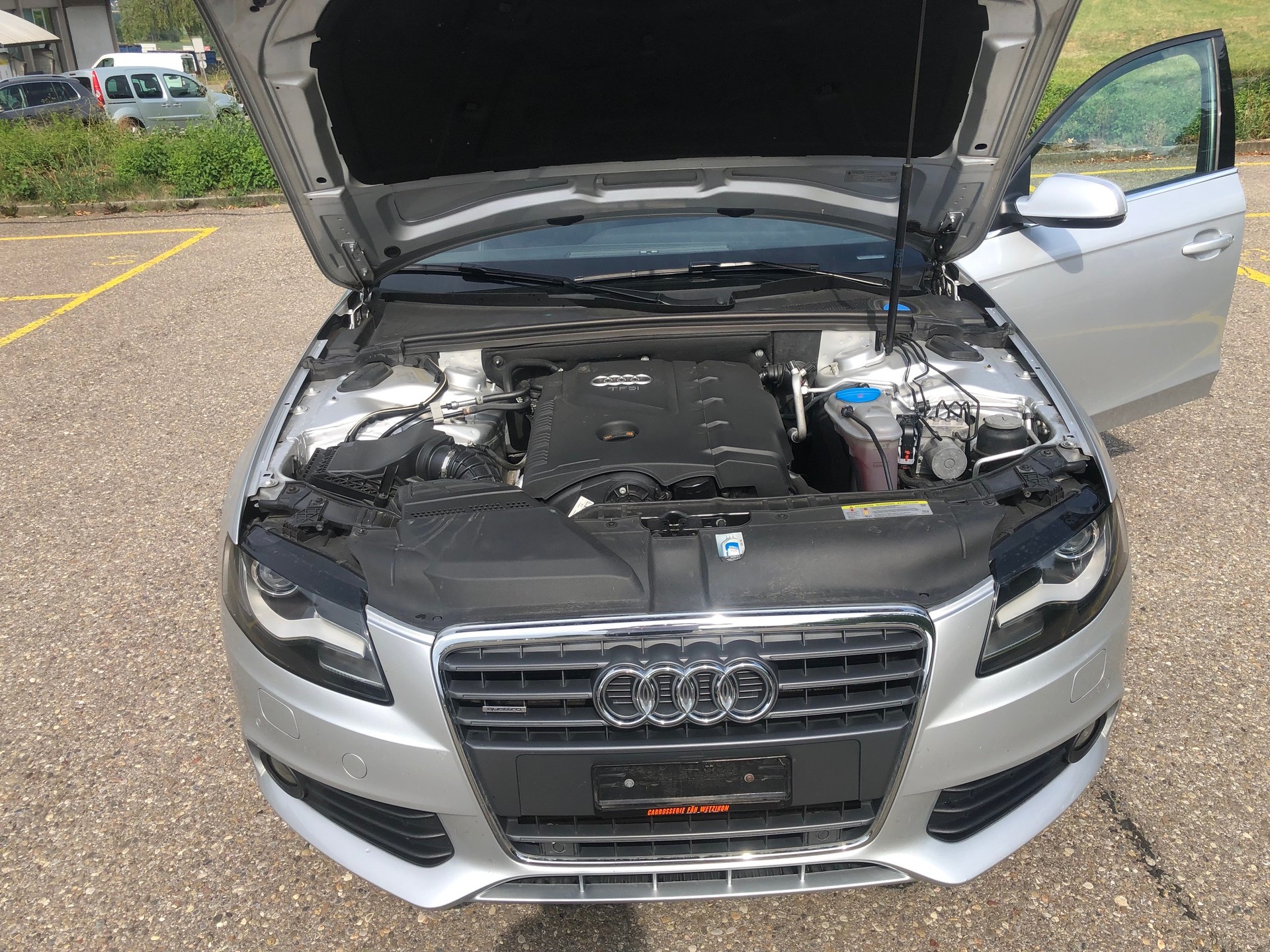 AUDI A4 Avant 2.0 TFSI quattro S-tronic-image-9