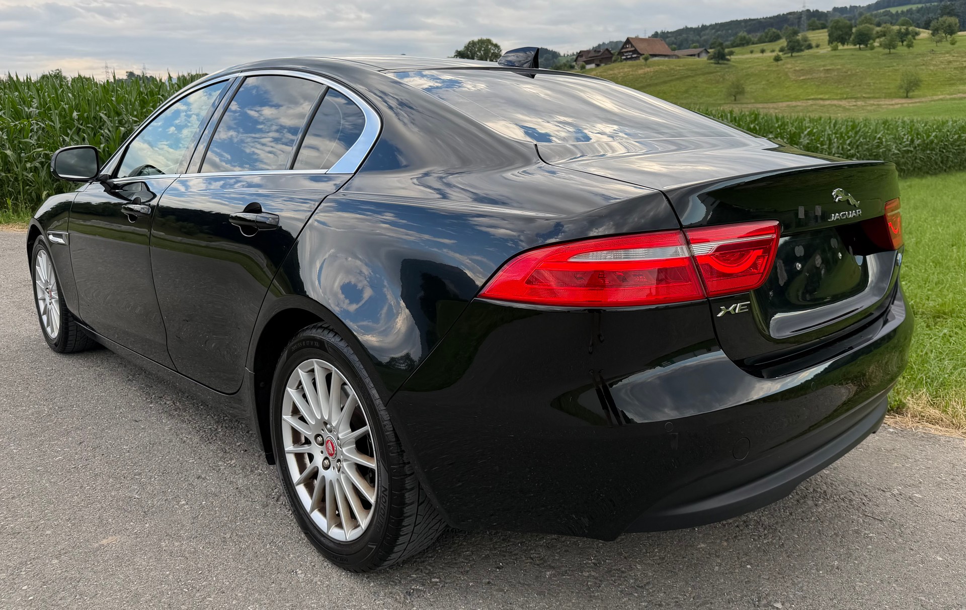 JAGUAR XE 20d Pure Automat-image-3