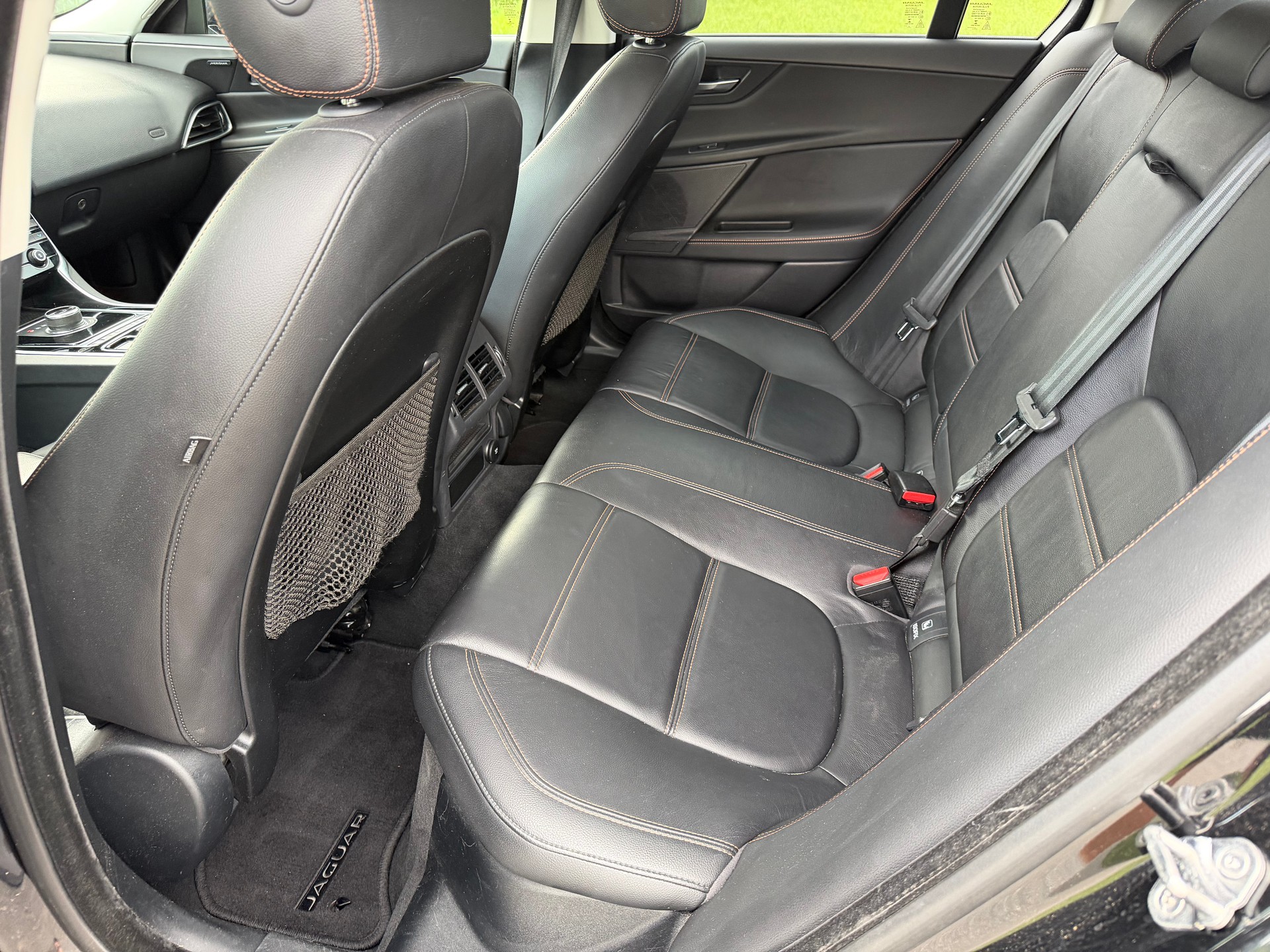 JAGUAR XE 20d Pure Automat-image-10