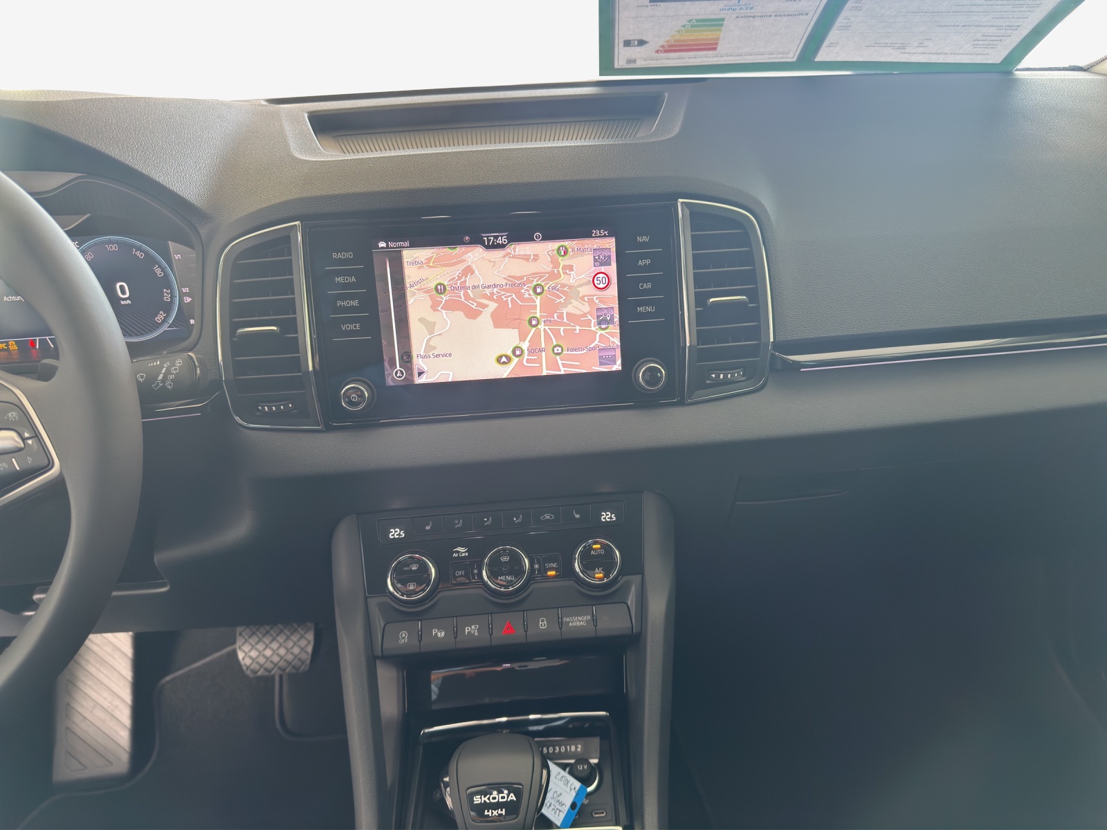 SKODA Karoq 2.0 TDI CR Dynamic 4x4 DSG-image-10