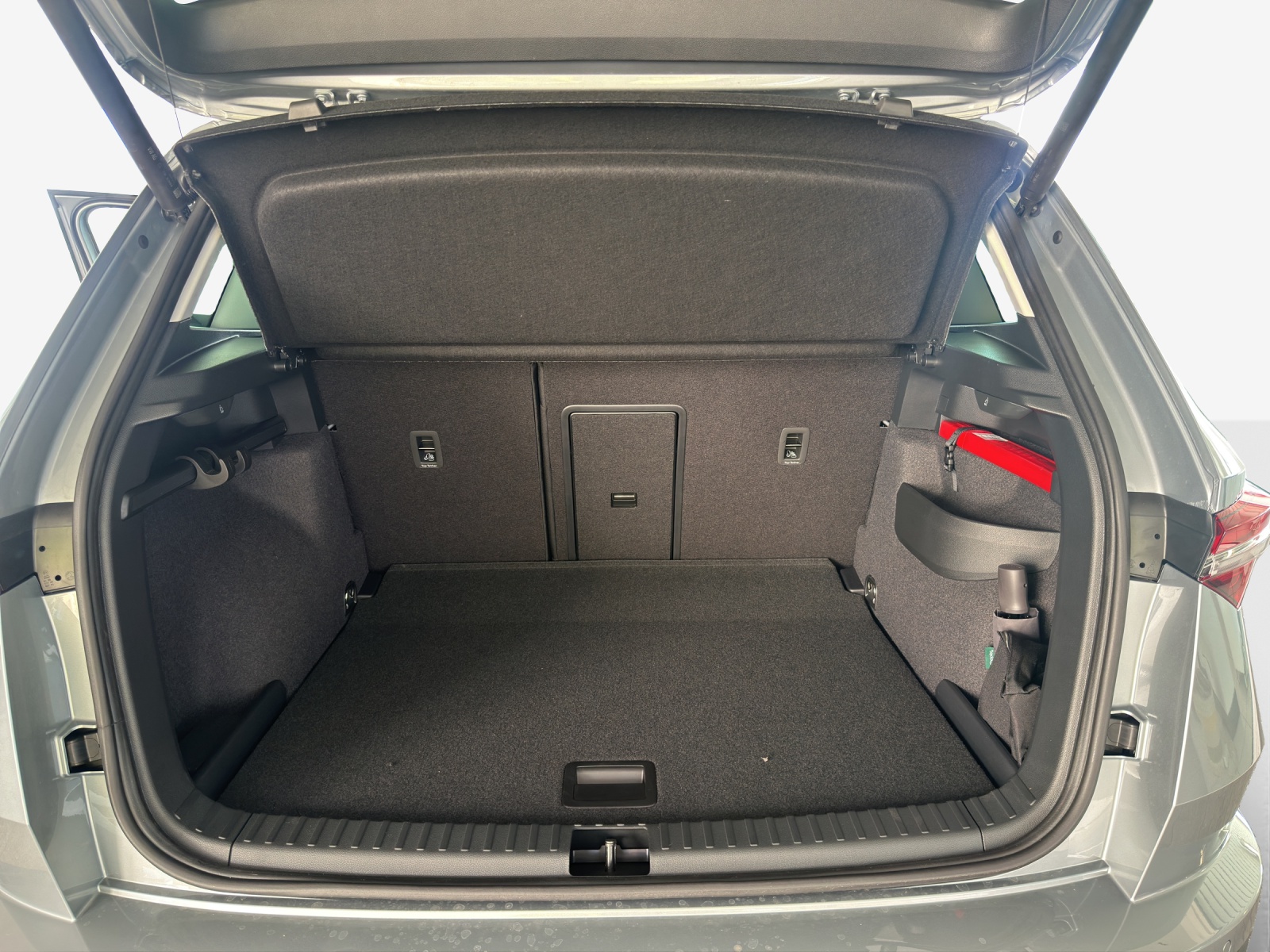SKODA Karoq 2.0 TDI CR Dynamic 4x4 DSG-image-12