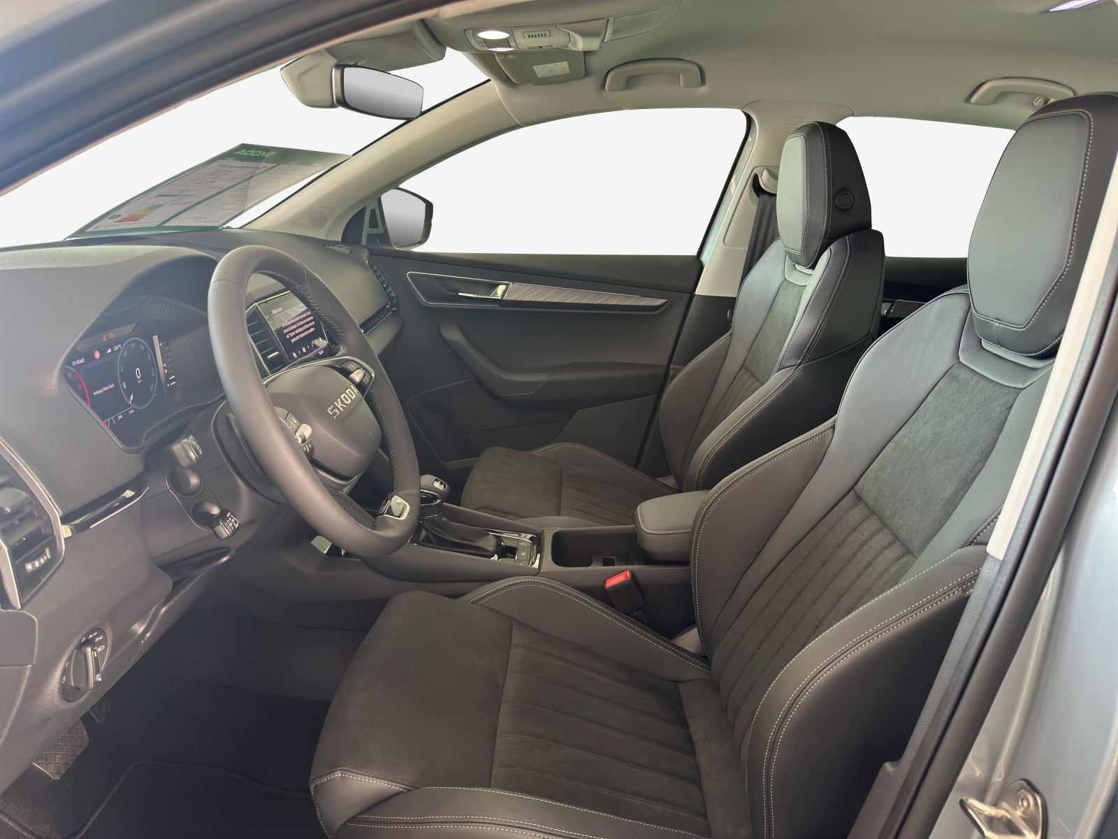 SKODA Karoq 2.0 TDI CR Dynamic 4x4 DSG-image-7
