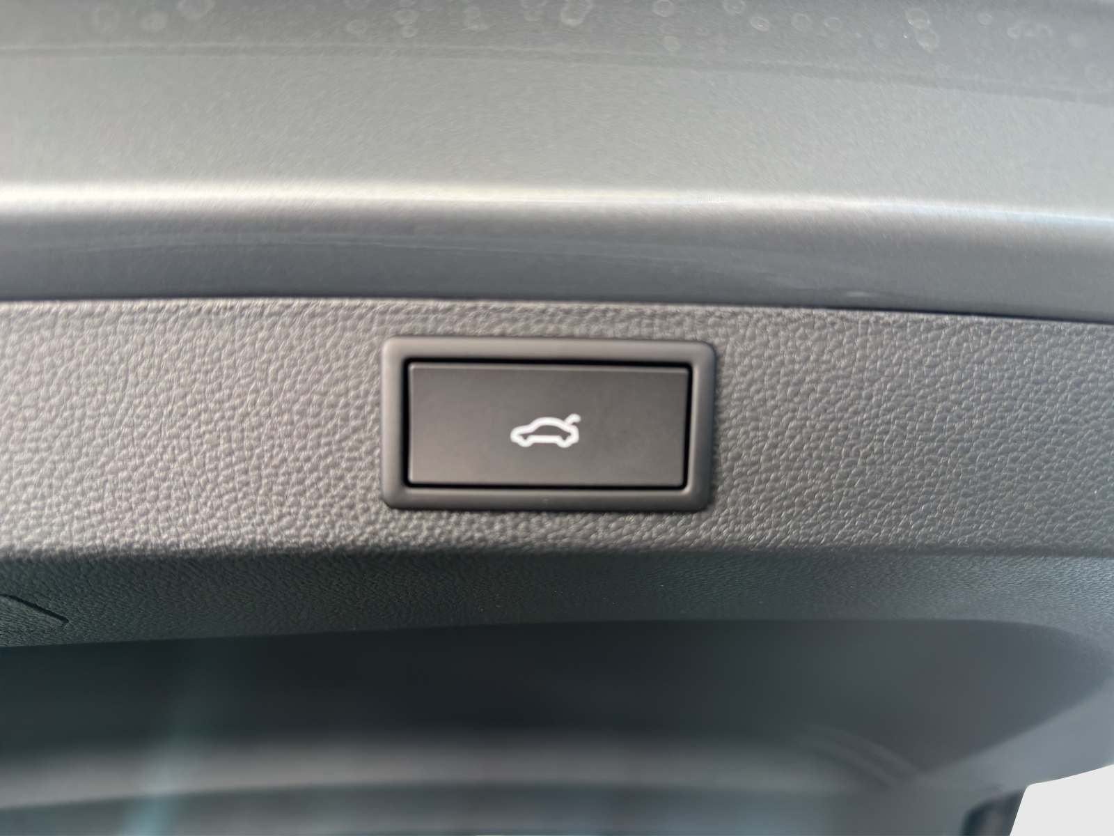 SKODA Karoq 2.0 TDI CR Dynamic 4x4 DSG-image-14