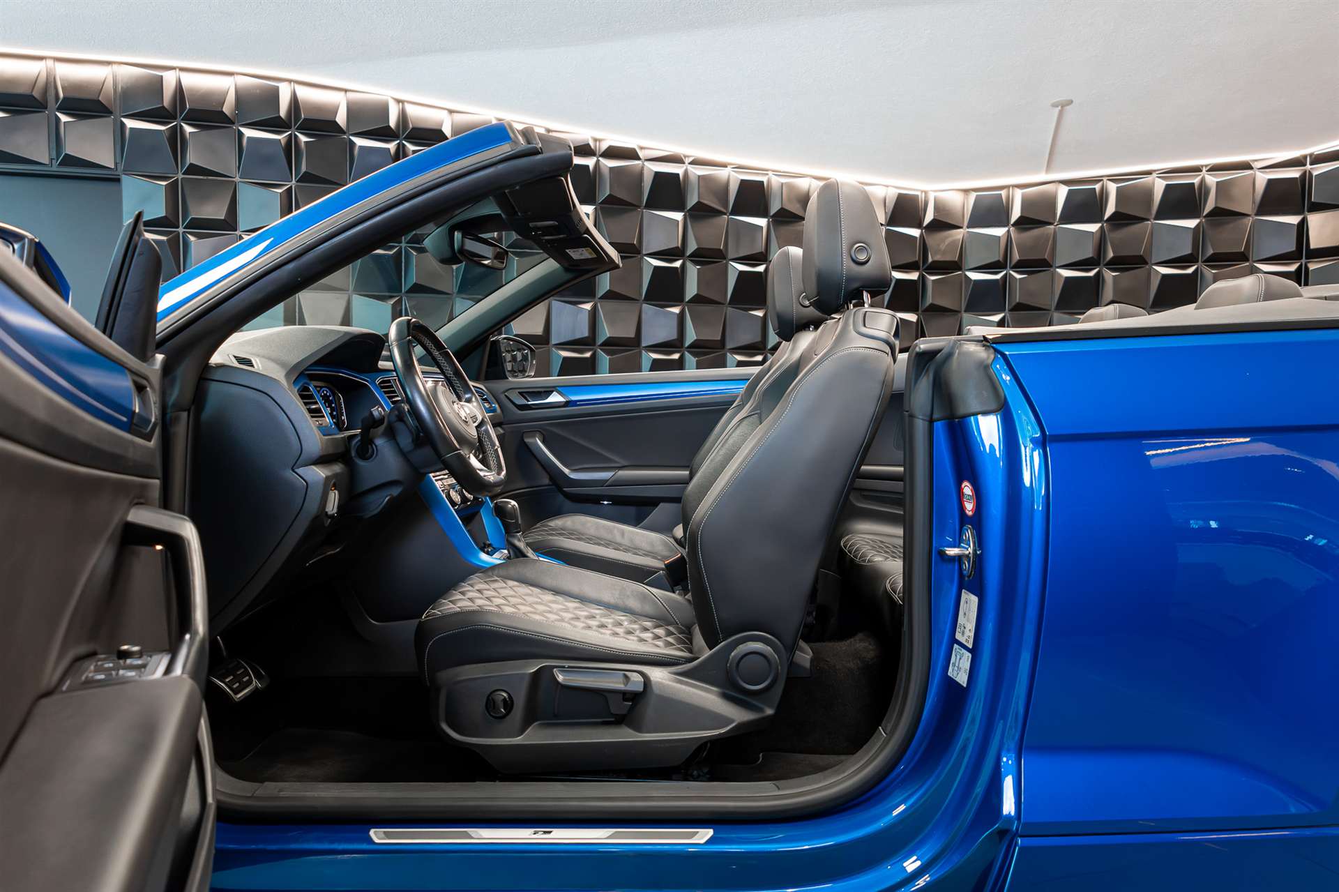 VW T-Roc Cabriolet 1.5 TSI EVO R-Line DSG-image-13