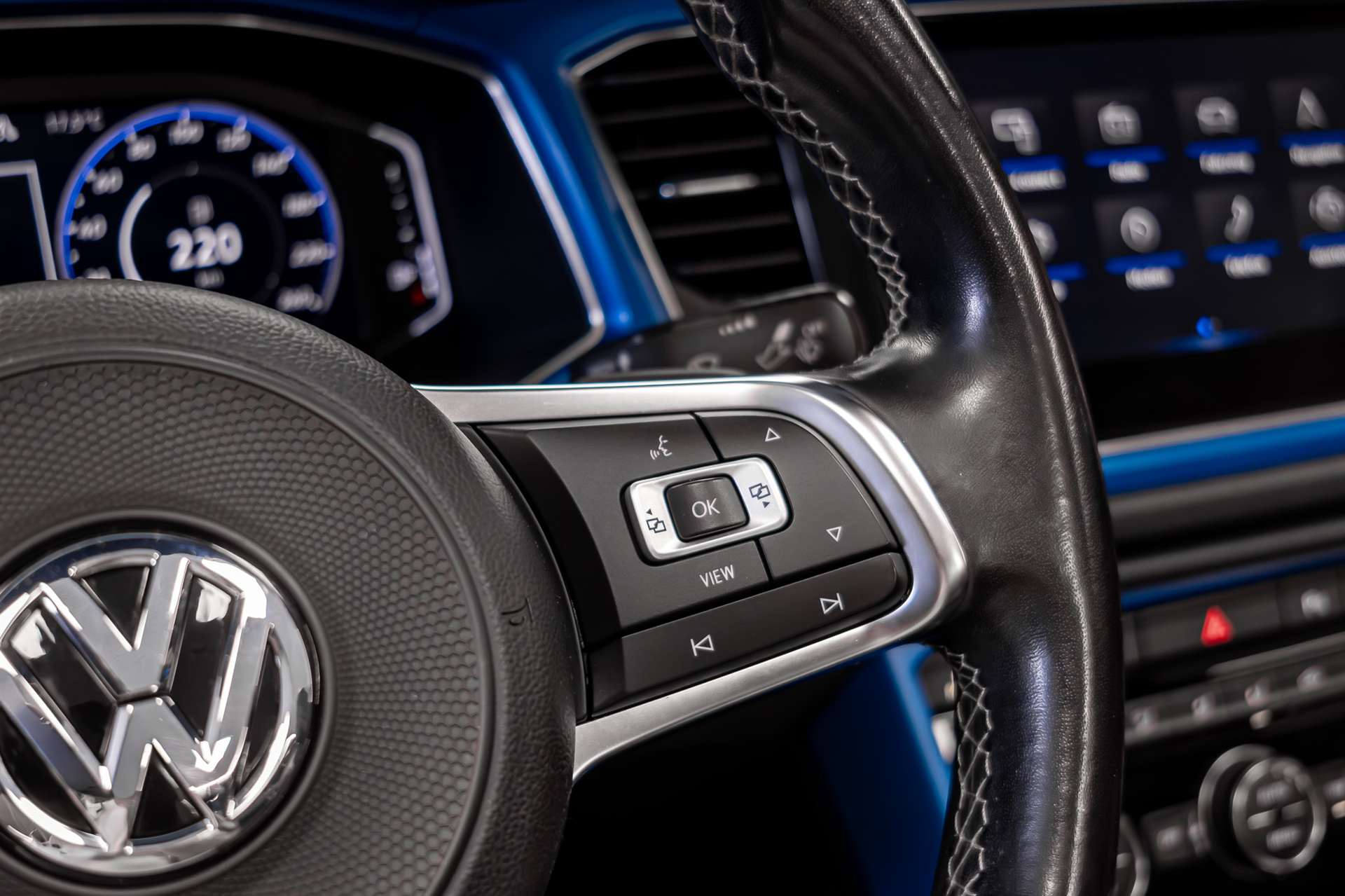 VW T-Roc Cabriolet 1.5 TSI EVO R-Line DSG-image-12