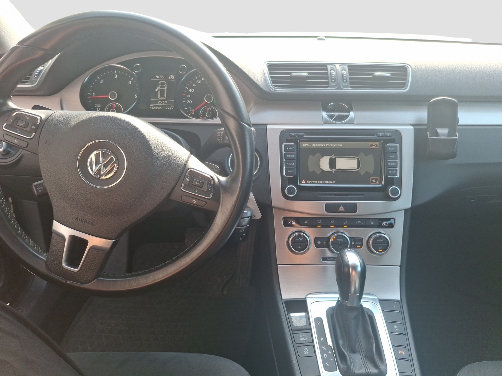 VW Passat Variant 2.0 TDI BlueMotion Technology Comfortline DSG-image-9