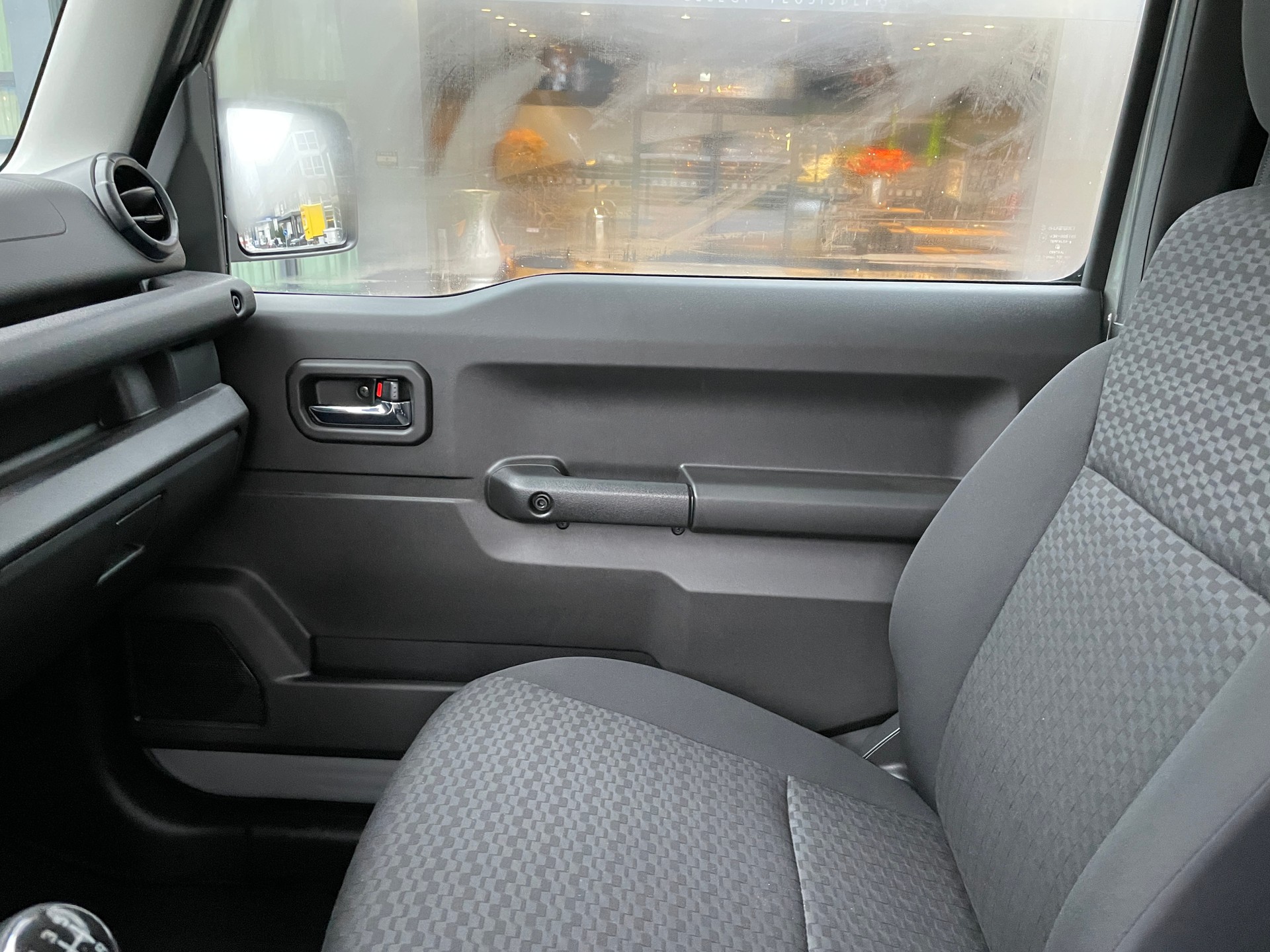 SUZUKI Jimny 1.5 Compact+ 4x4 Retro Edition-image-12