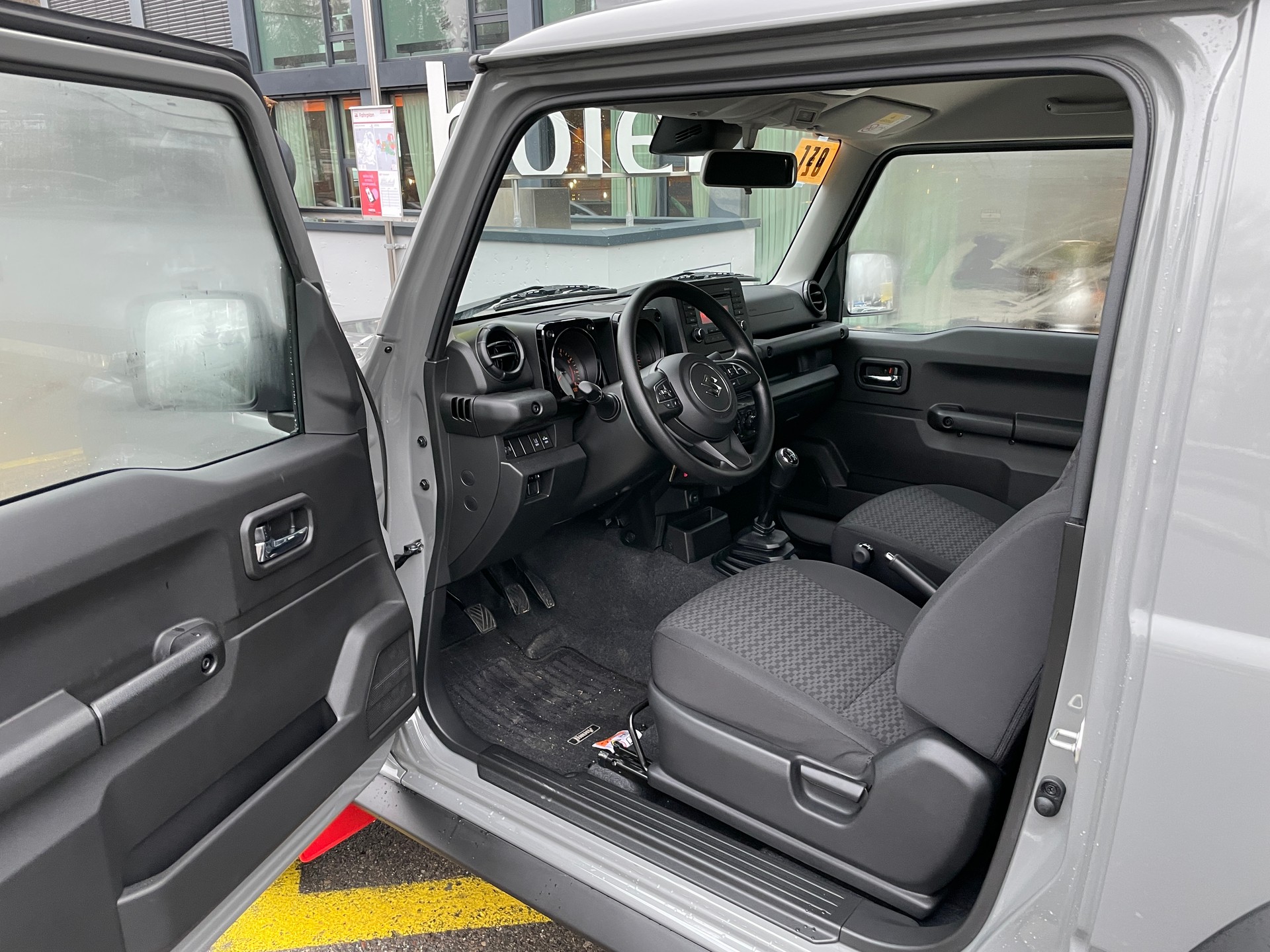 SUZUKI Jimny 1.5 Compact+ 4x4 Retro Edition-image-9