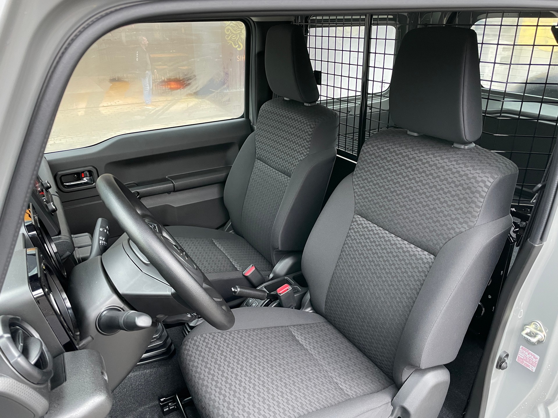 SUZUKI Jimny 1.5 Compact+ 4x4 Retro Edition-image-10