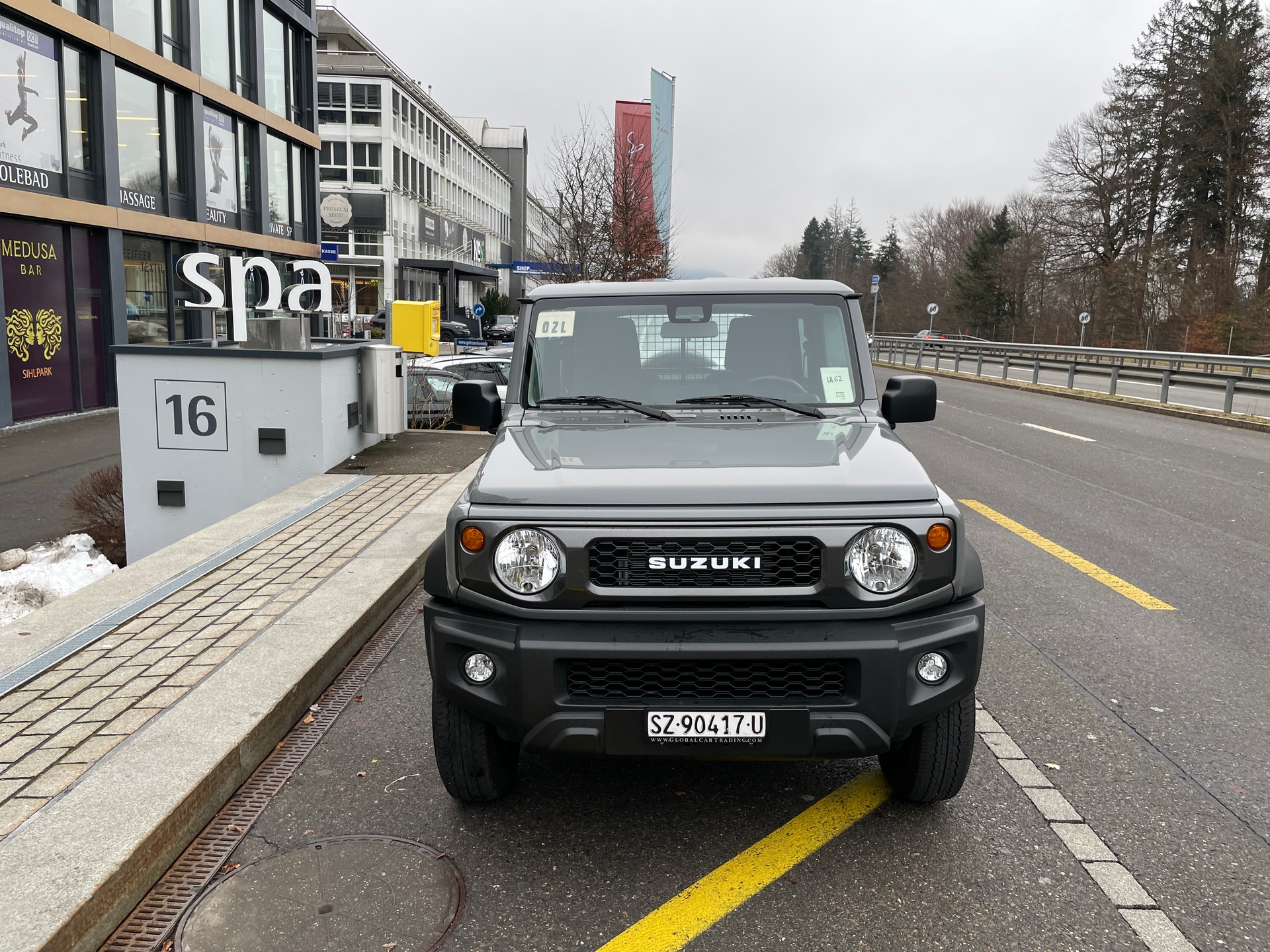 SUZUKI Jimny 1.5 Compact+ 4x4 Retro Edition-image-1
