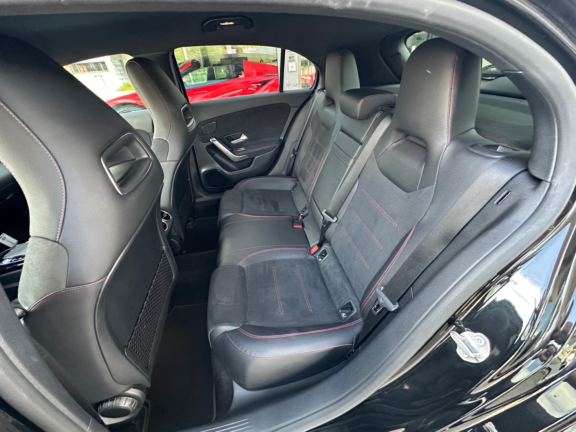 MERCEDES-BENZ A 220 AMG Line 7G-DCT-image-8