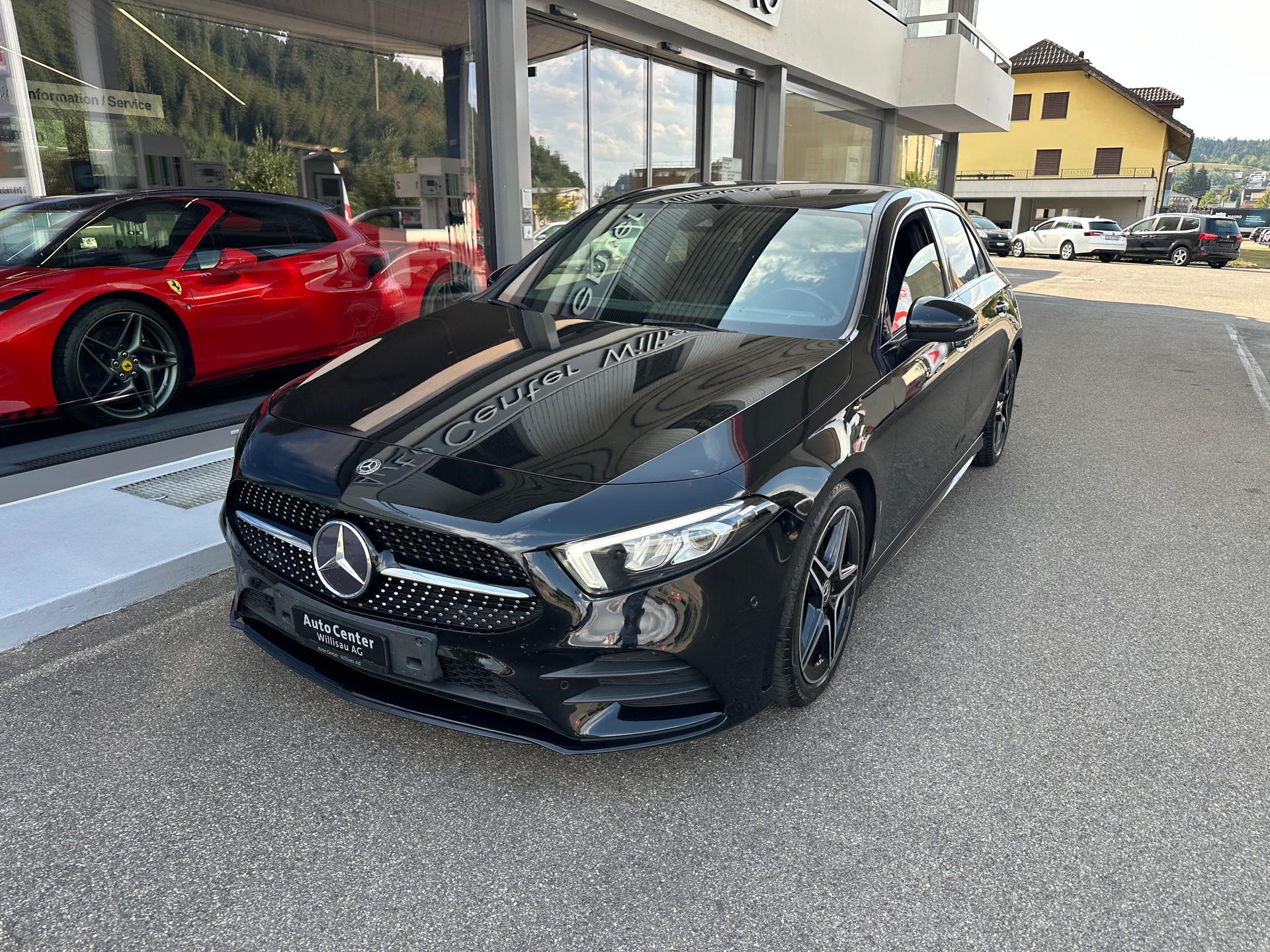 MERCEDES-BENZ A 220 AMG Line 7G-DCT-image-5