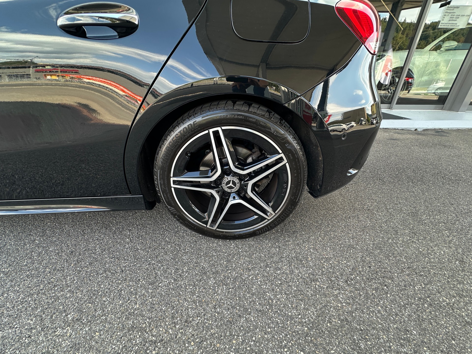 MERCEDES-BENZ A 220 AMG Line 7G-DCT-image-10