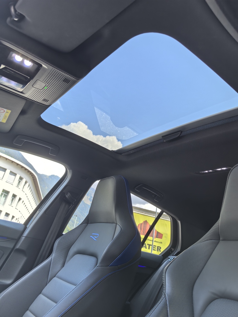 VW Golf 2.0 TSI R DSG 4Motion-image-12
