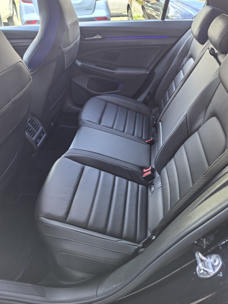 VW Golf 2.0 TSI R DSG 4Motion-image-8