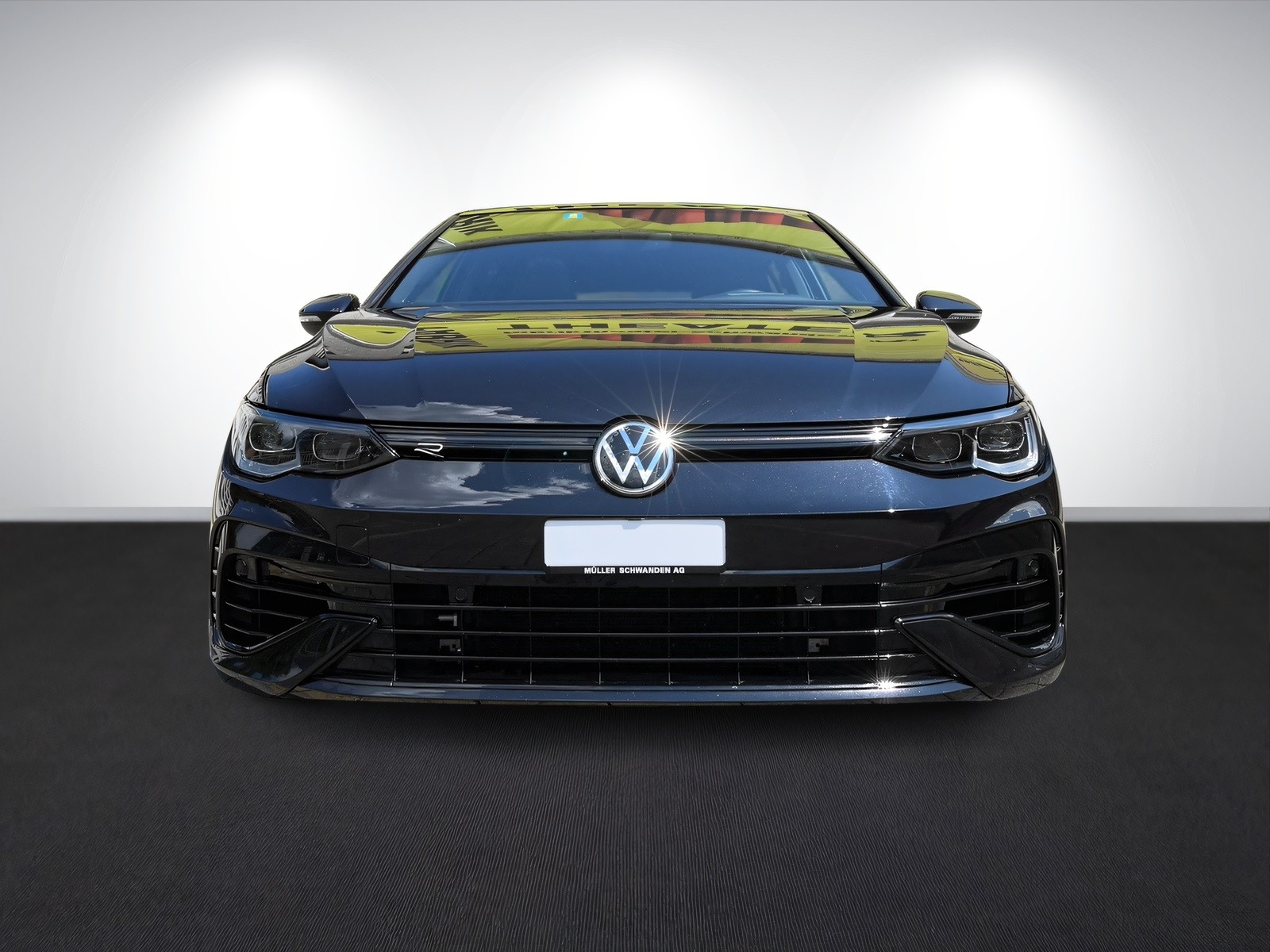 VW Golf 2.0 TSI R DSG 4Motion-image-1