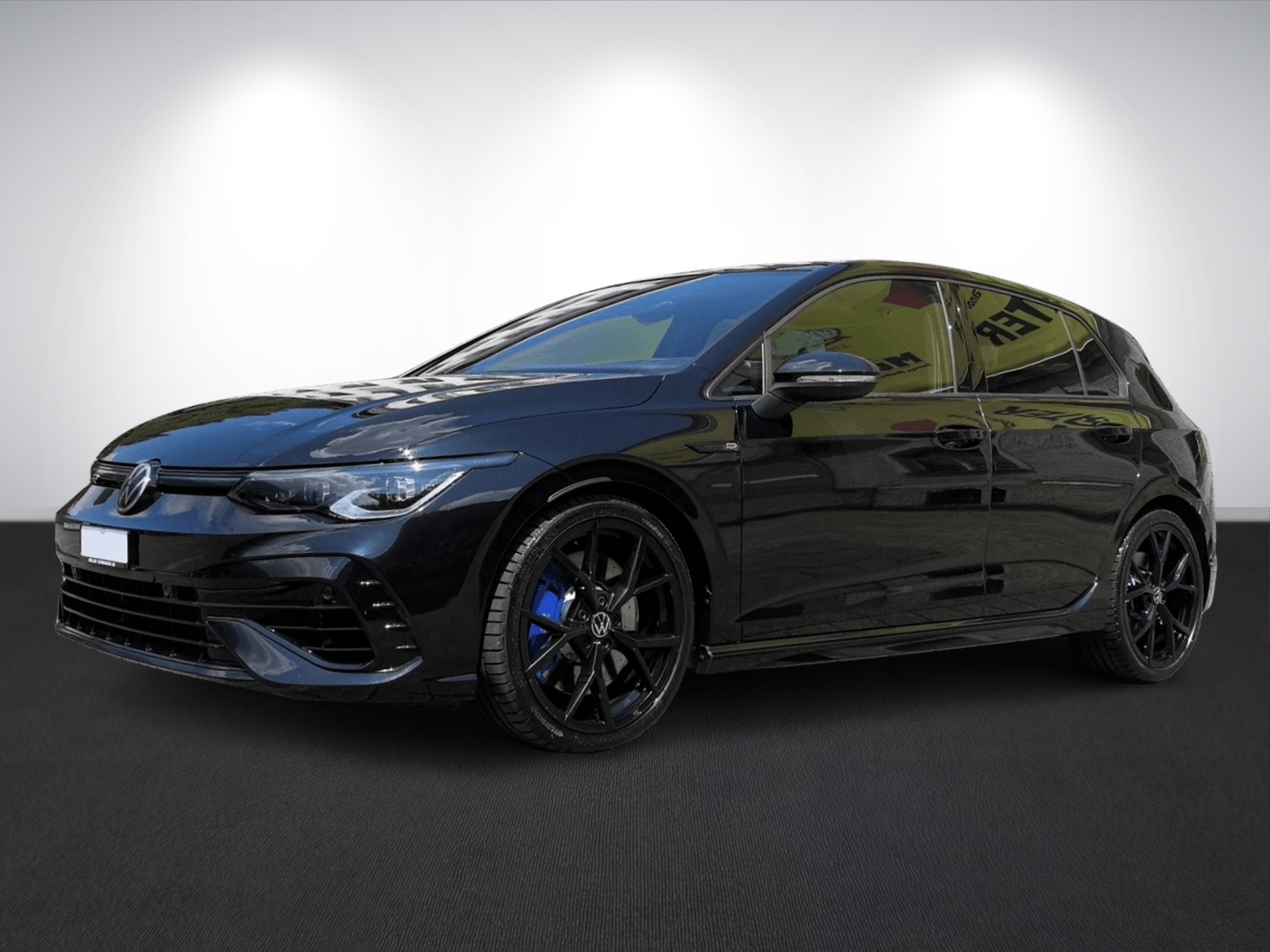 VW Golf 2.0 TSI R DSG 4Motion-image-2