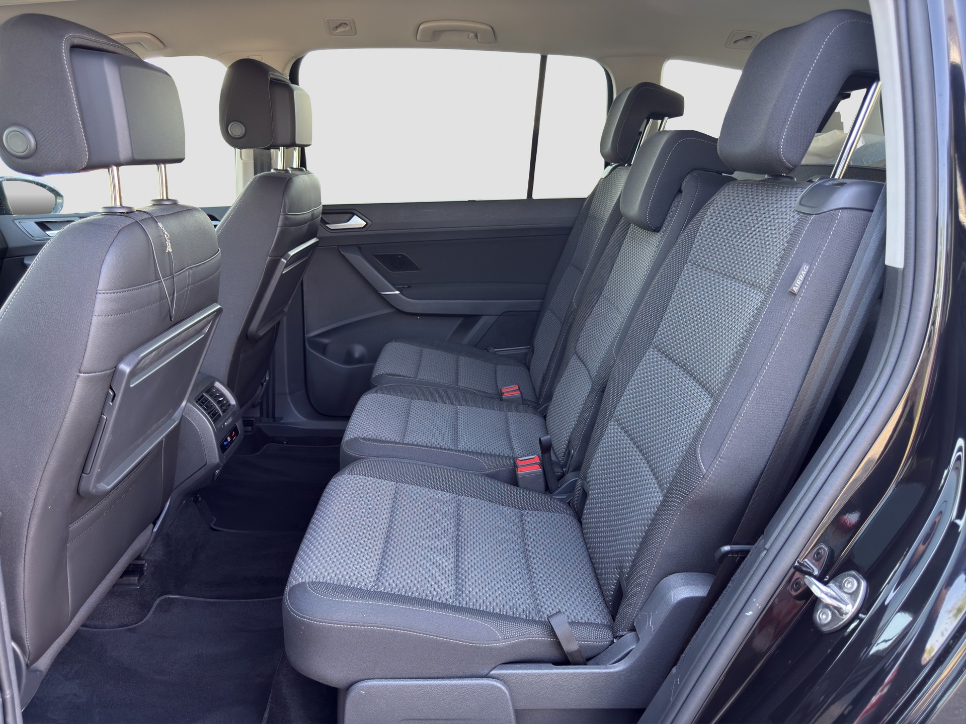 VW Touran 2.0 TDI Comfortline DSG - 7 Sitzer - Facelift - Modell 2025 - NEUES NAVI-image-14