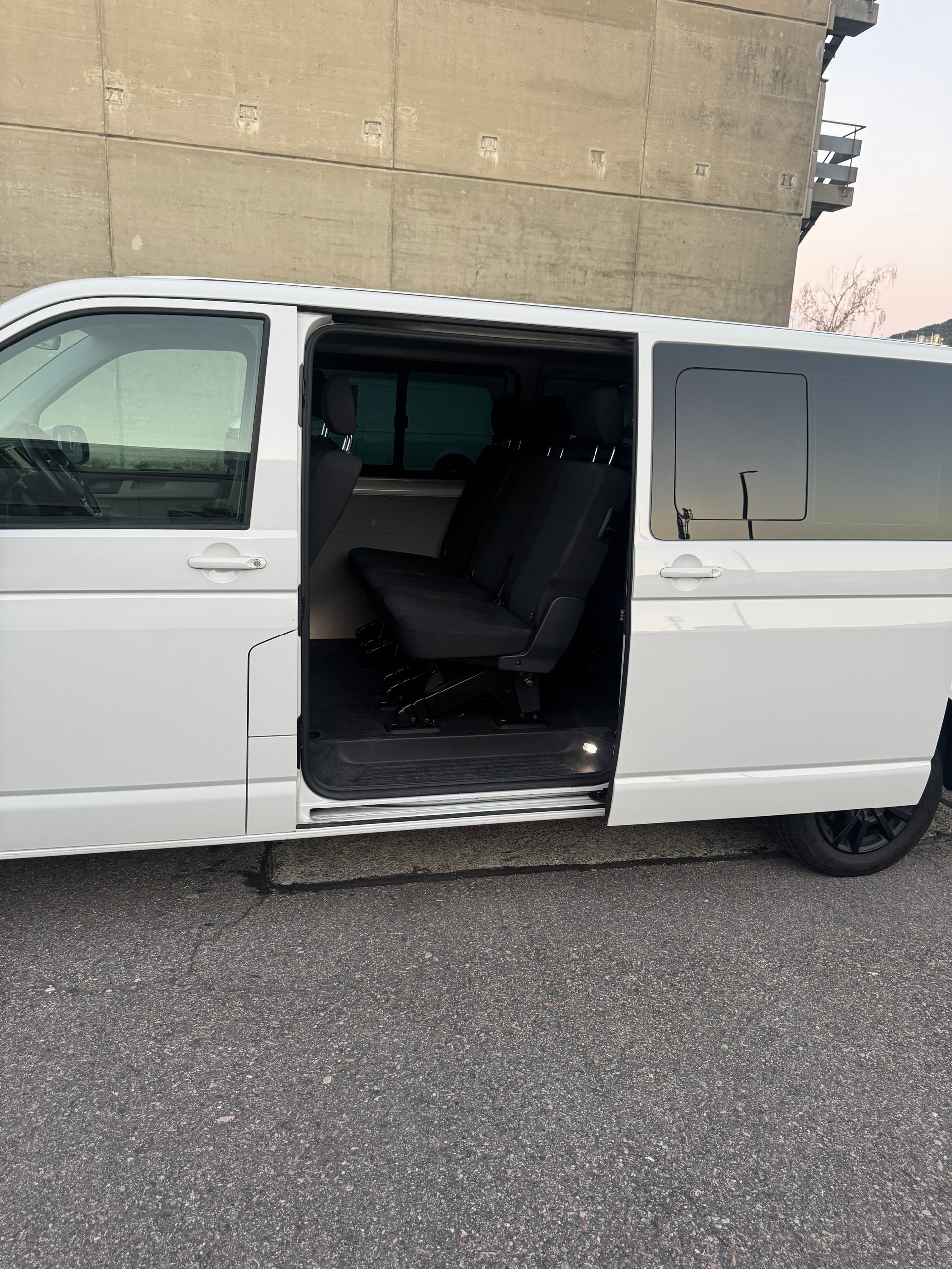 VW VW T6, 2.0 TDI-image-11