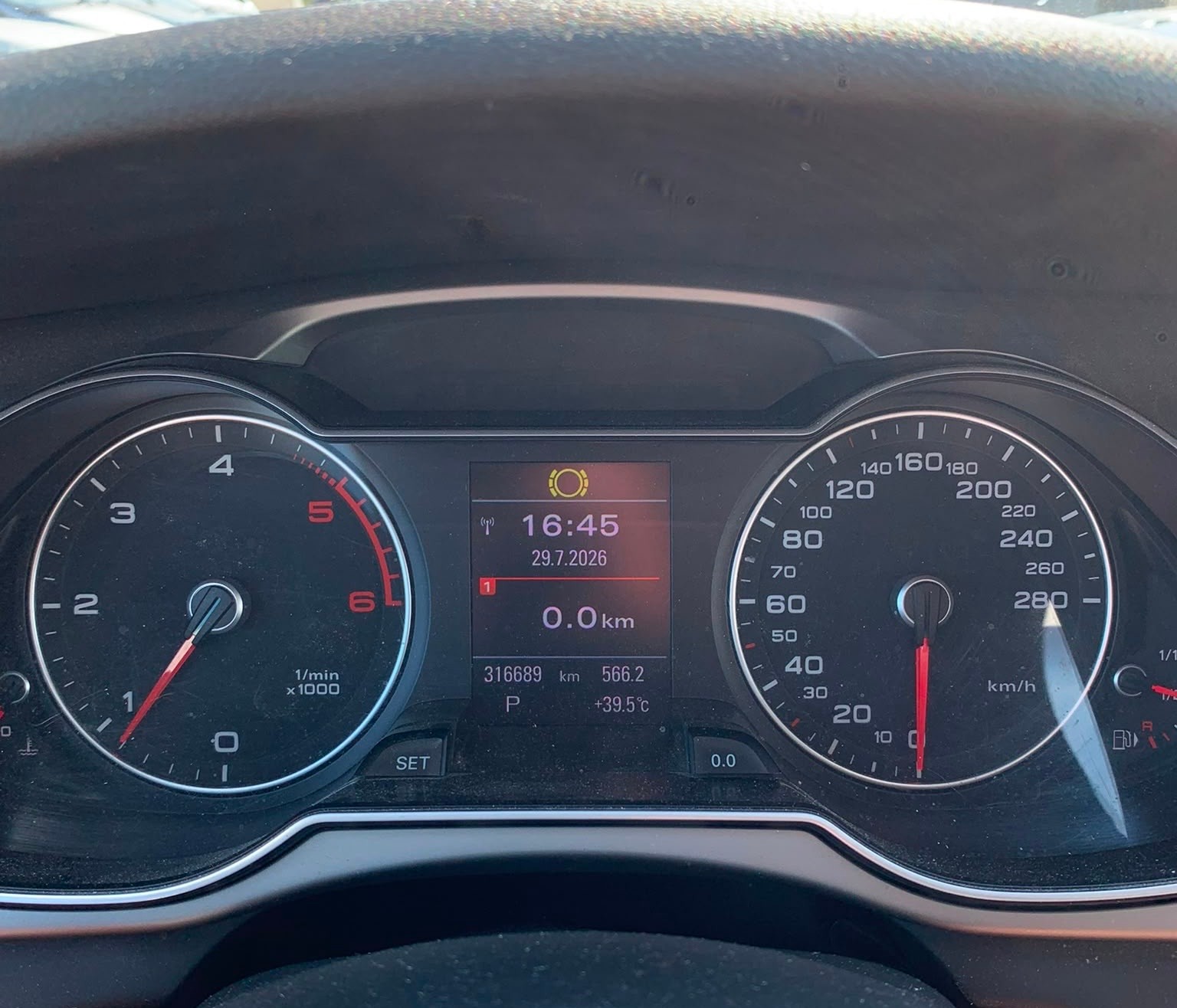 AUDI A4 Avant 2.0 TDI multitronic (Klimatronik * Sensoren * Radio CD * Multilenkrad * Led Mit Xenon * Navigation * BO5)-image-8