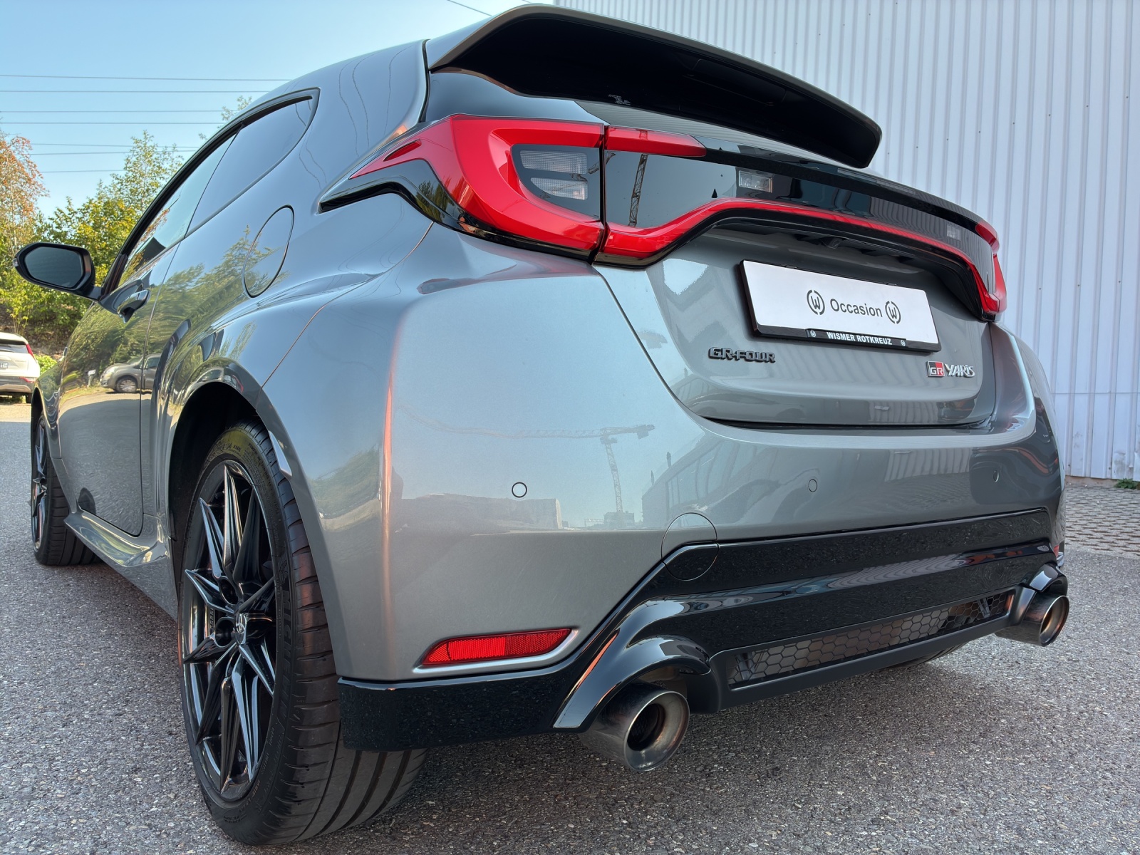TOYOTA Yaris 1.6 GR Sport A-image-18