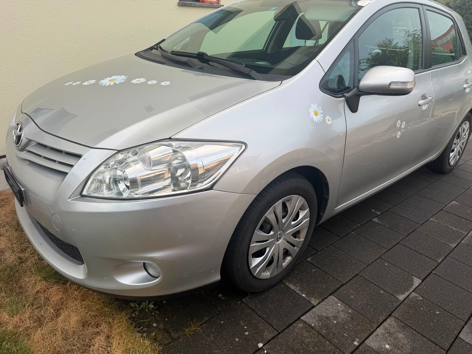 TOYOTA Auris 1.6 Linea Luna-image-0